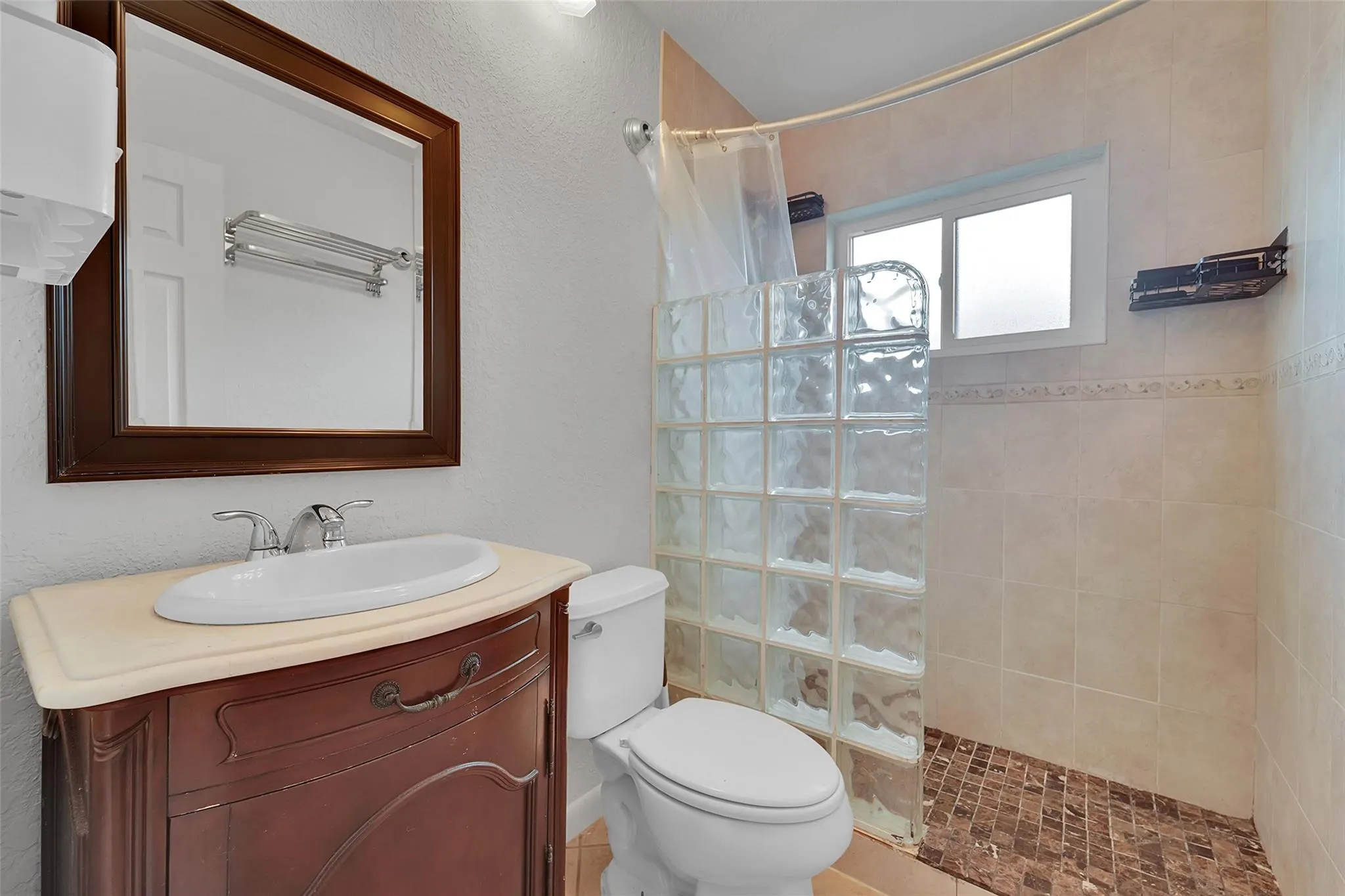 960 NW 49th St