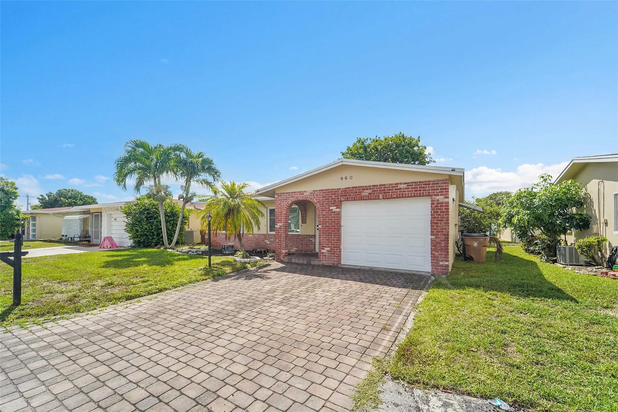960 NW 49th St