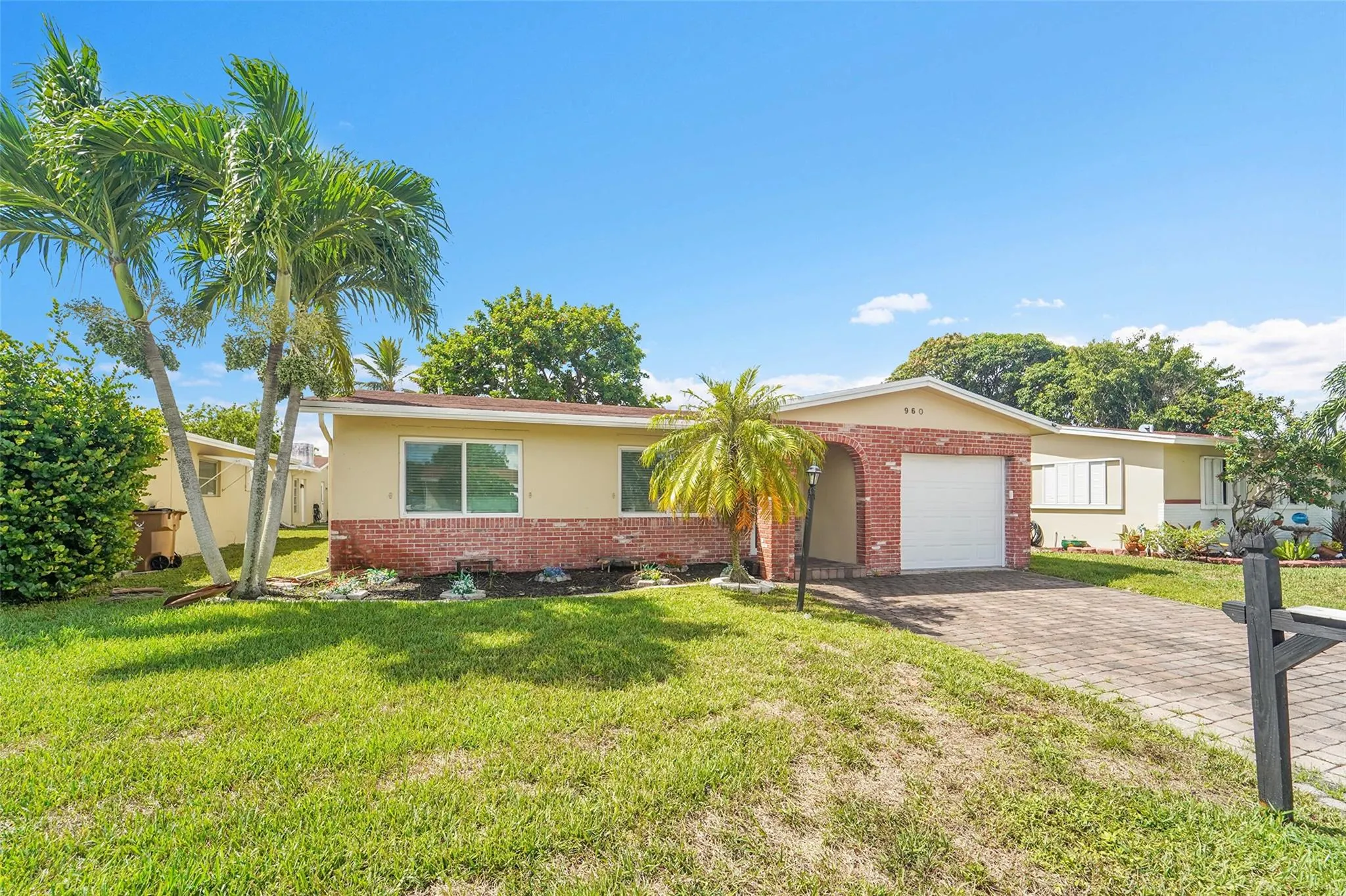 960 NW 49th St