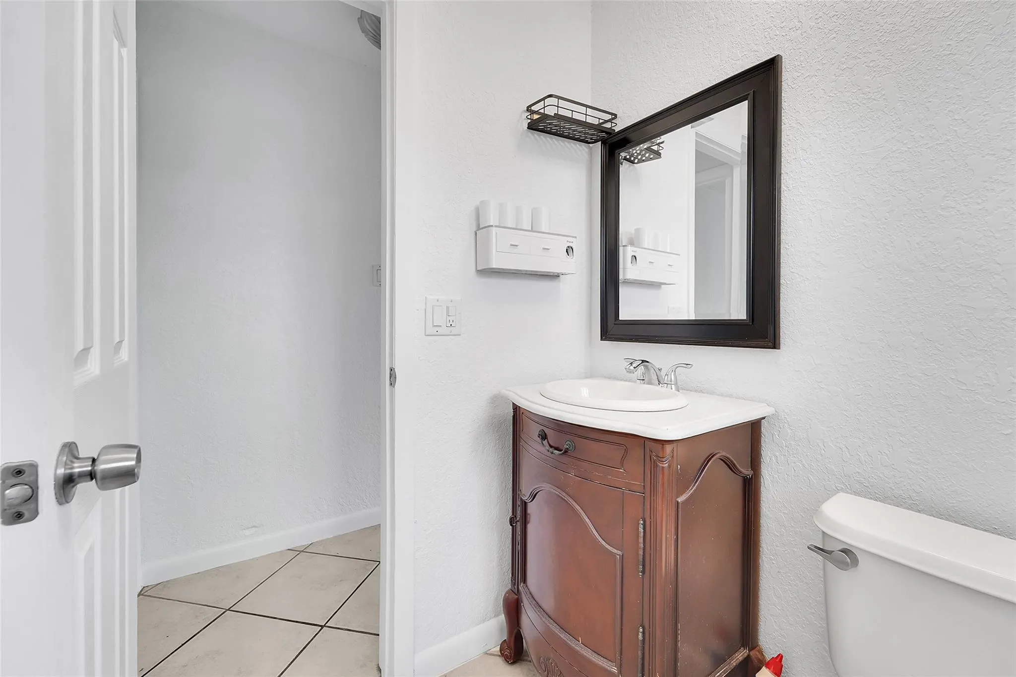 960 NW 49th St