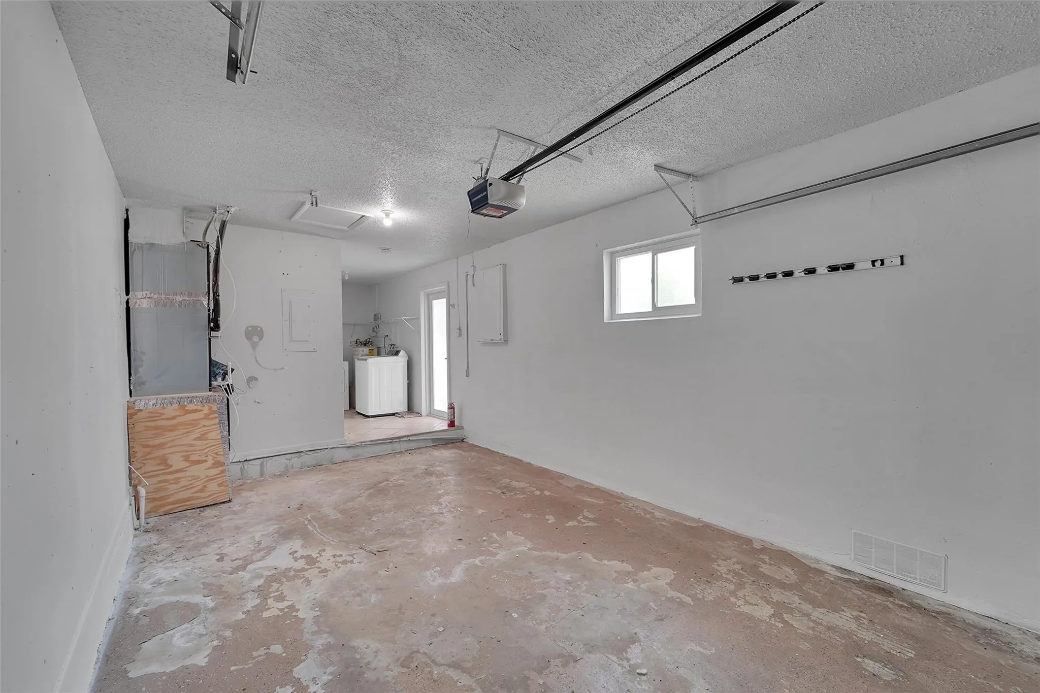 960 NW 49th St