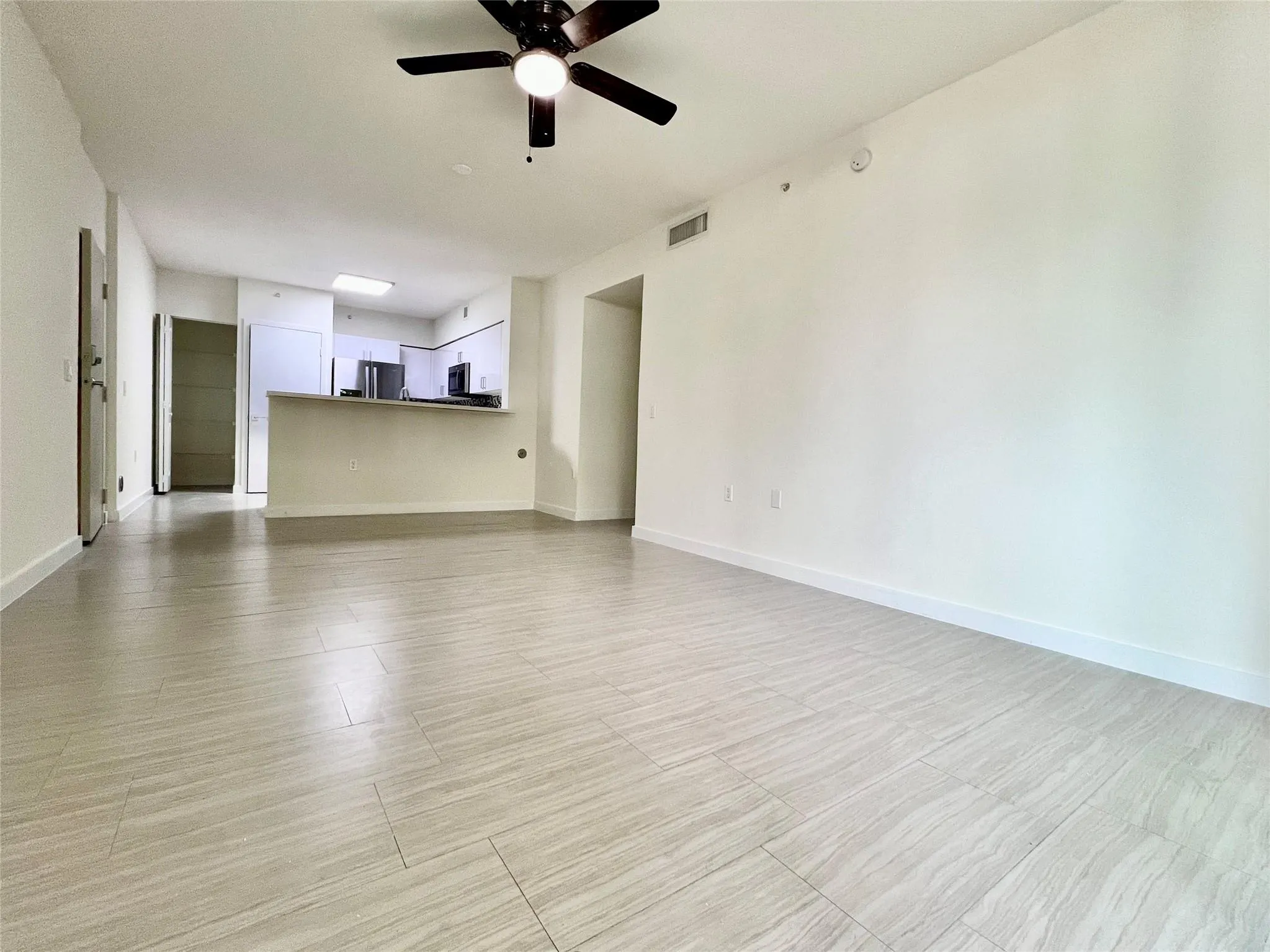 601 NE 39th St, #205