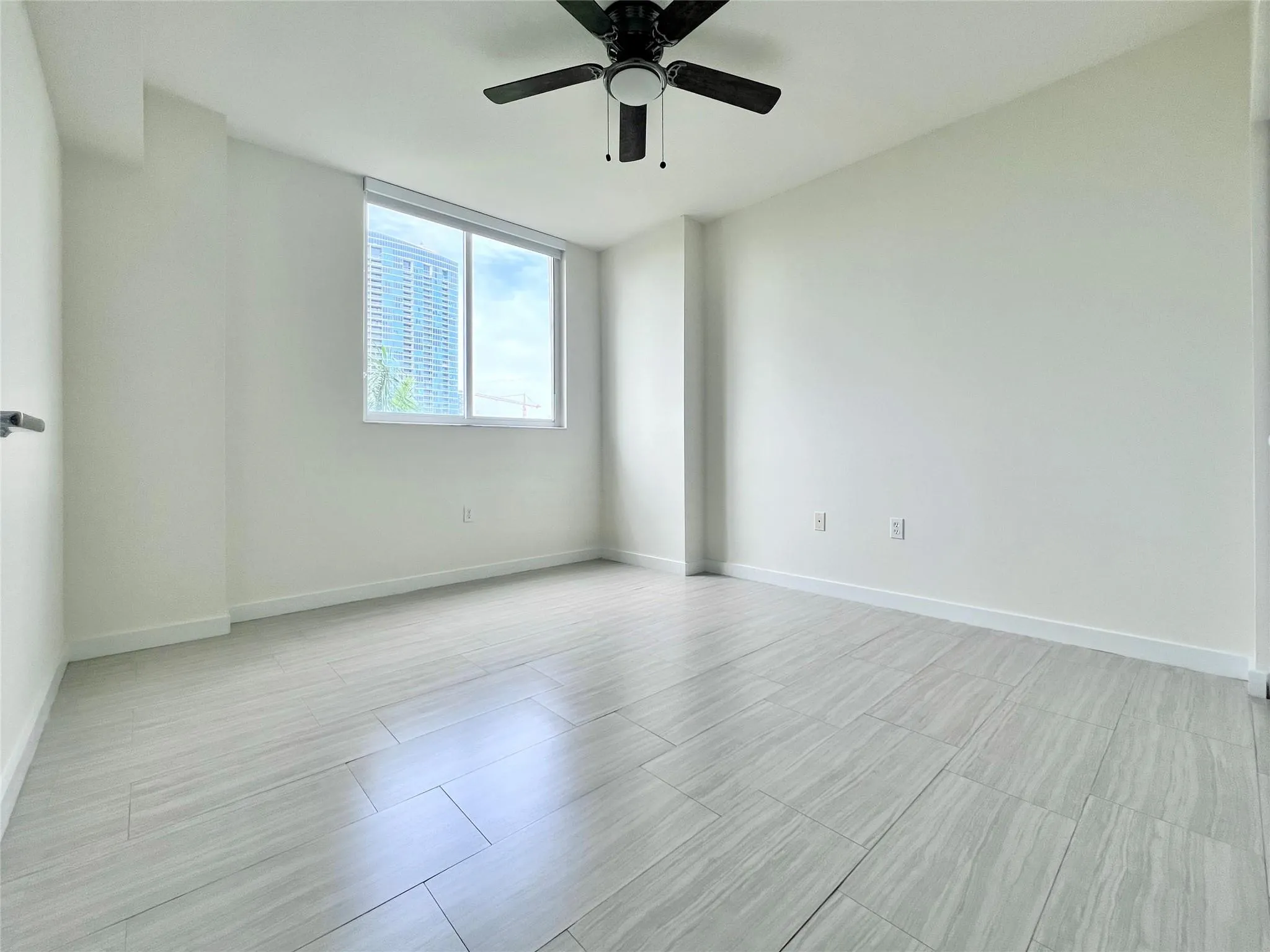 601 NE 39th St, #205