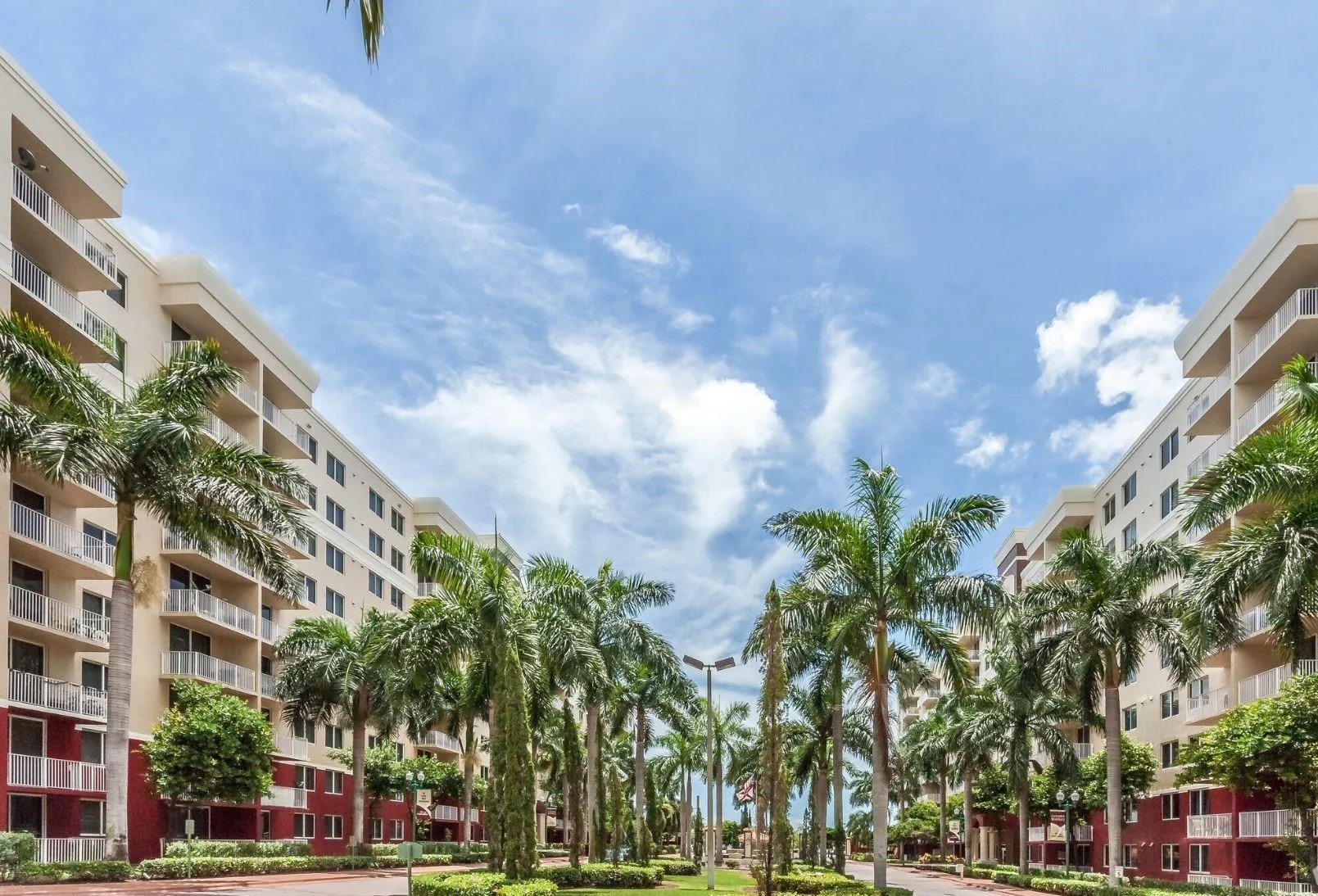 7707 NW 7 Street, #1-605