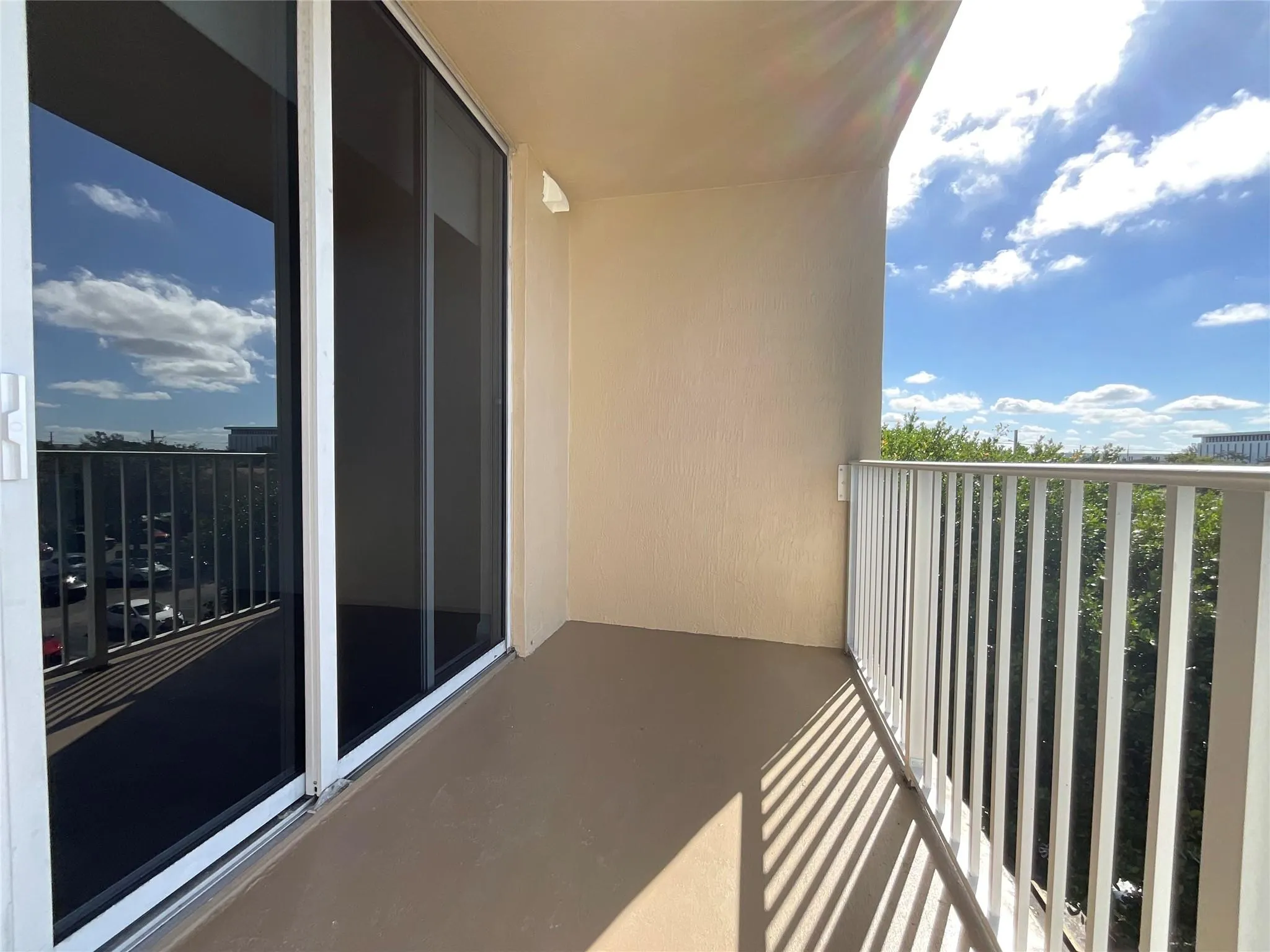7707 NW 7 Street, #1-605