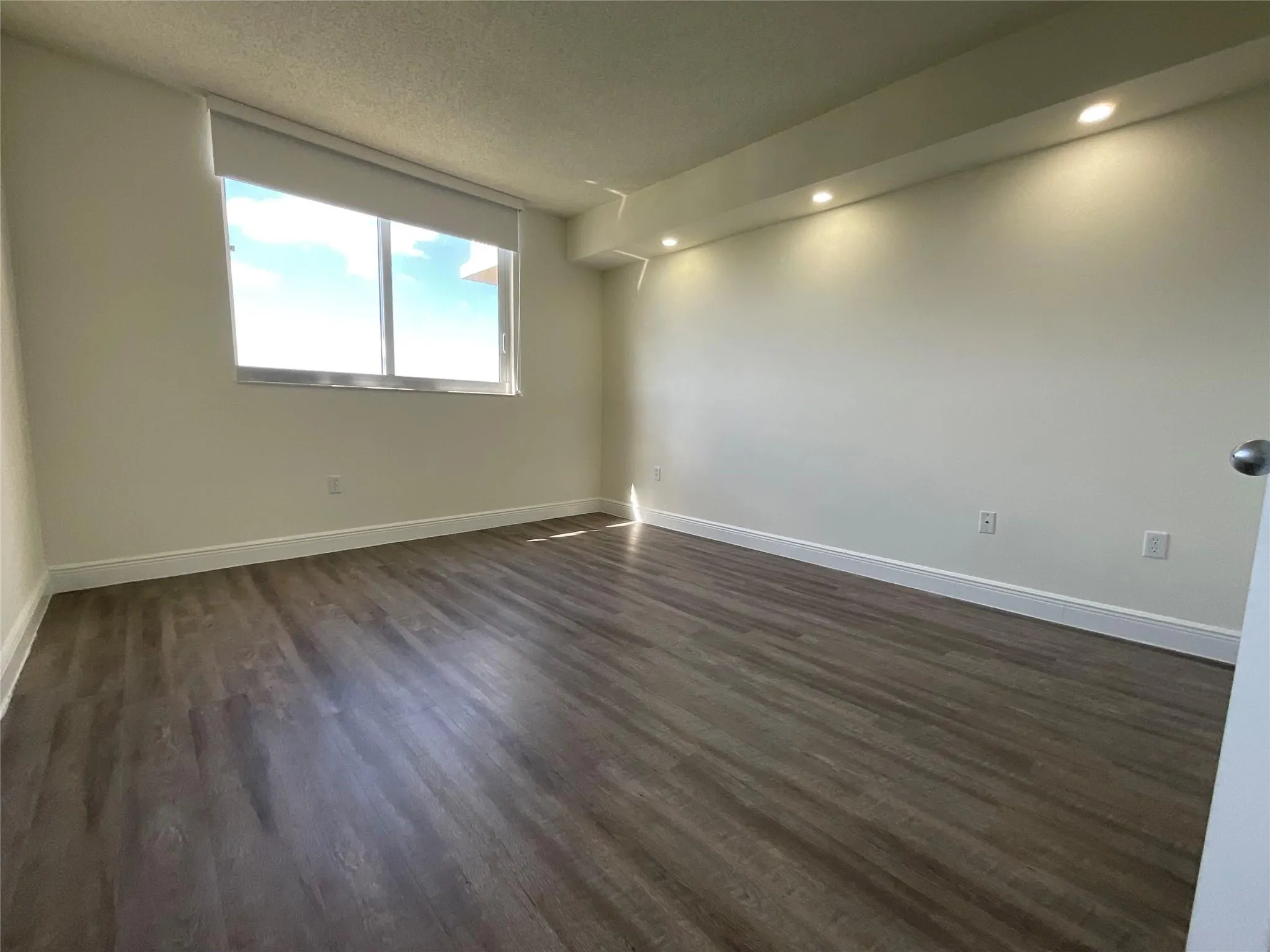 7707 NW 7 Street, #1-605