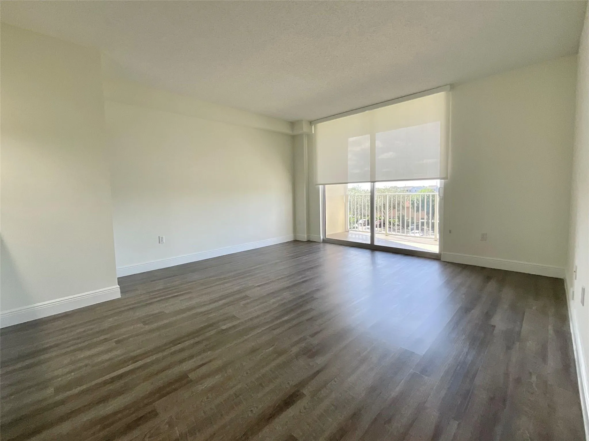 7707 NW 7 Street, #1-605