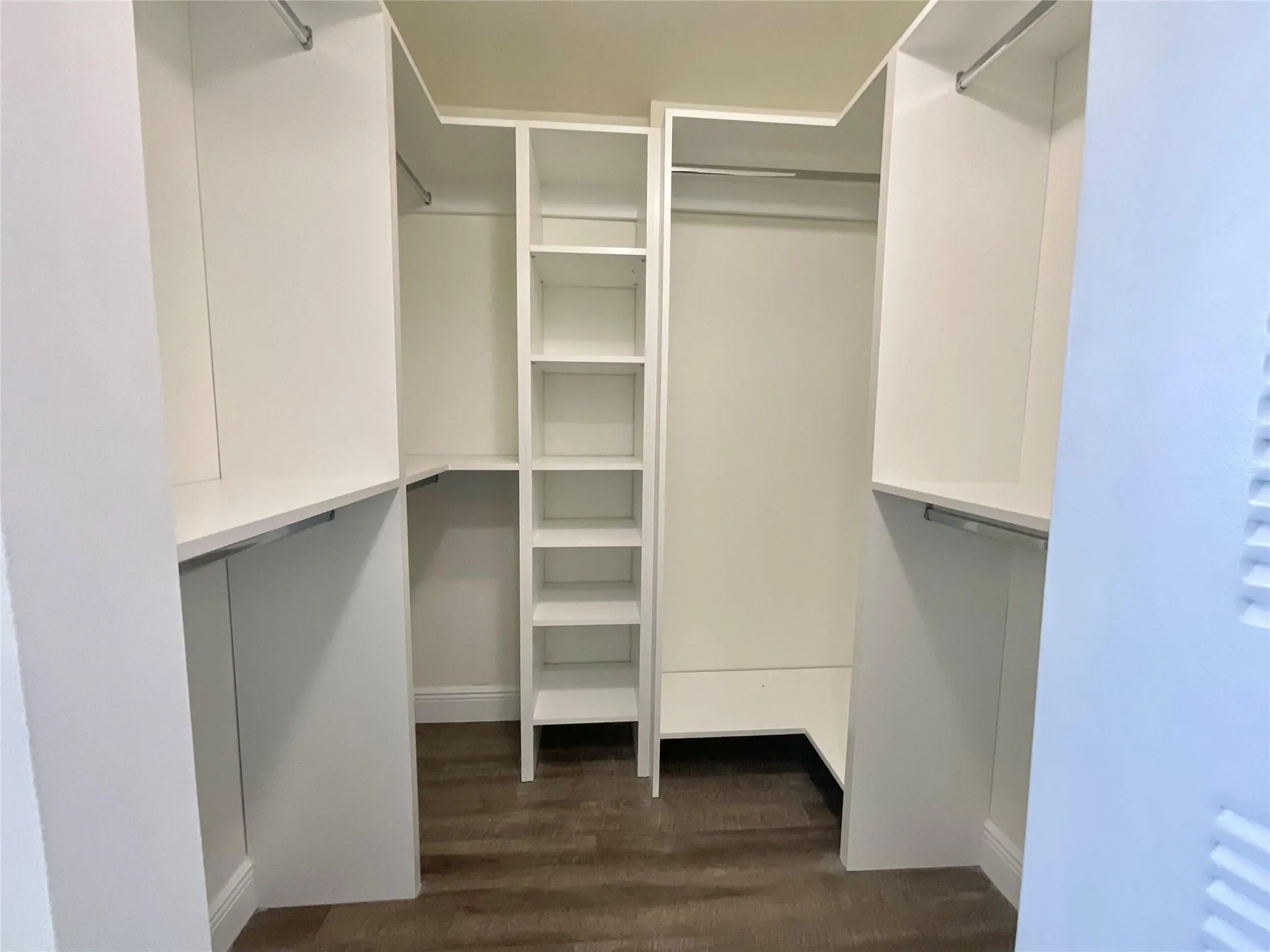 7707 NW 7 Street, #1-605