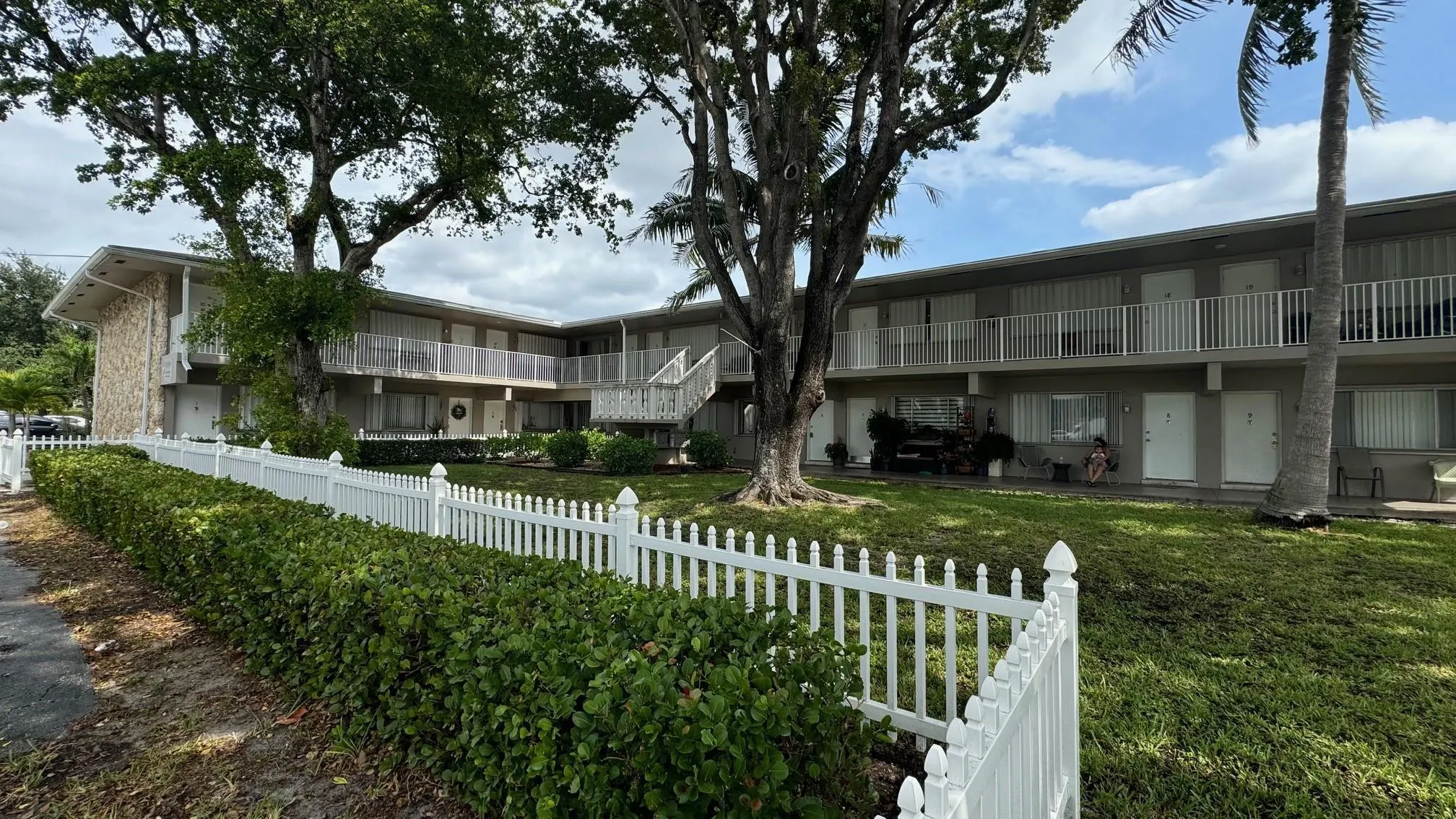344 SE 11th Ave, #10