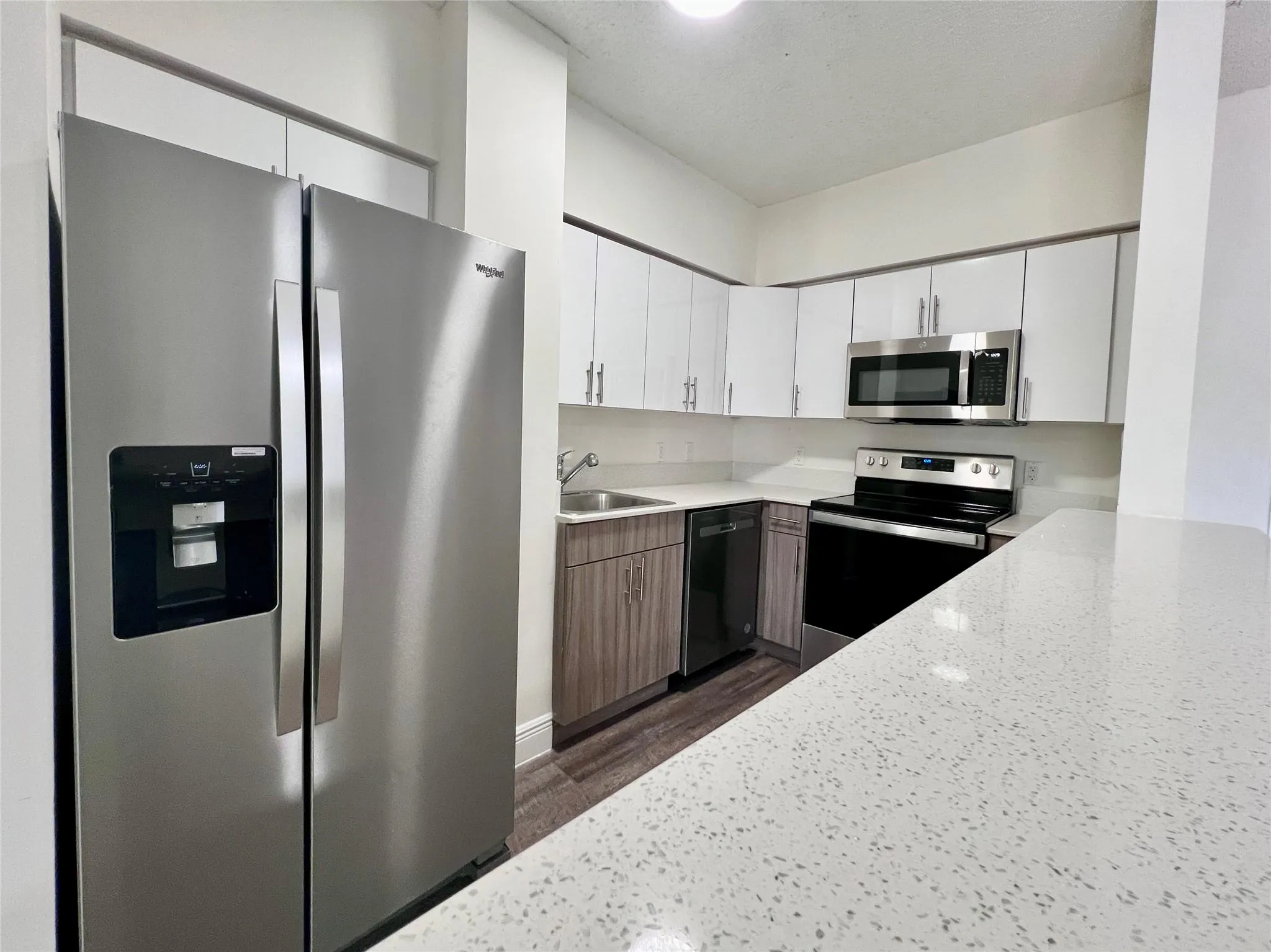 7707 NW 7 Street, #2-909