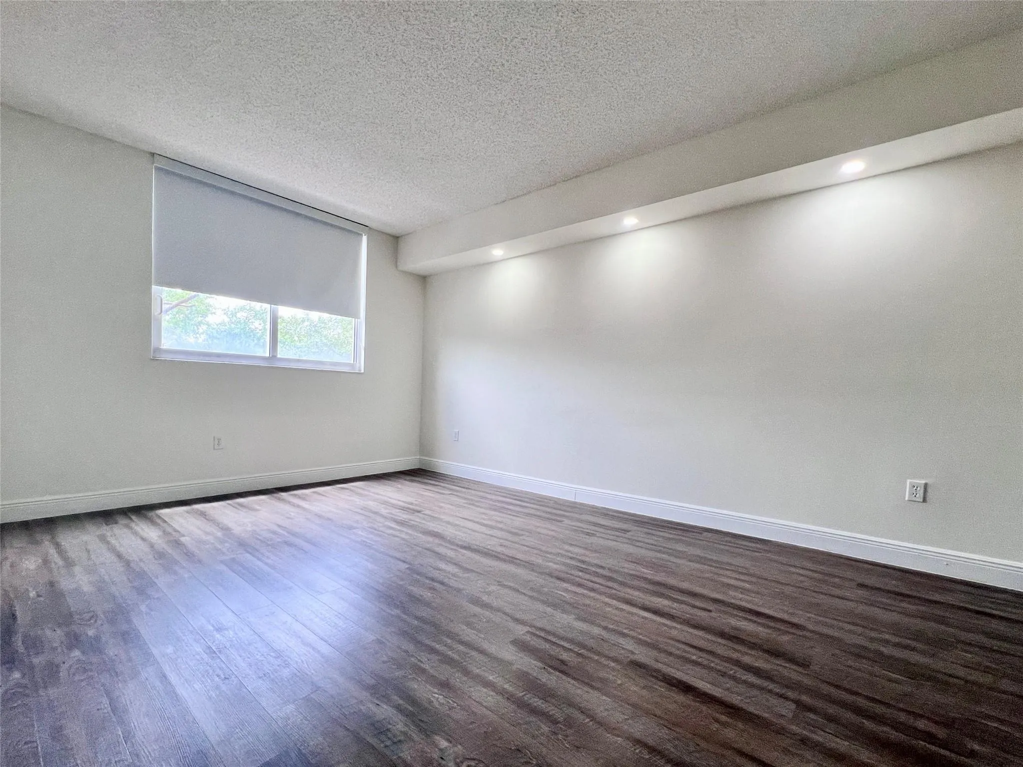 7707 NW 7 Street, #2-909