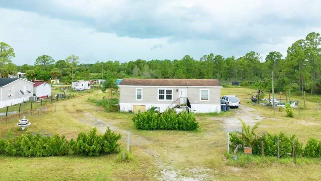 612 HUNTING CLUB AVE
