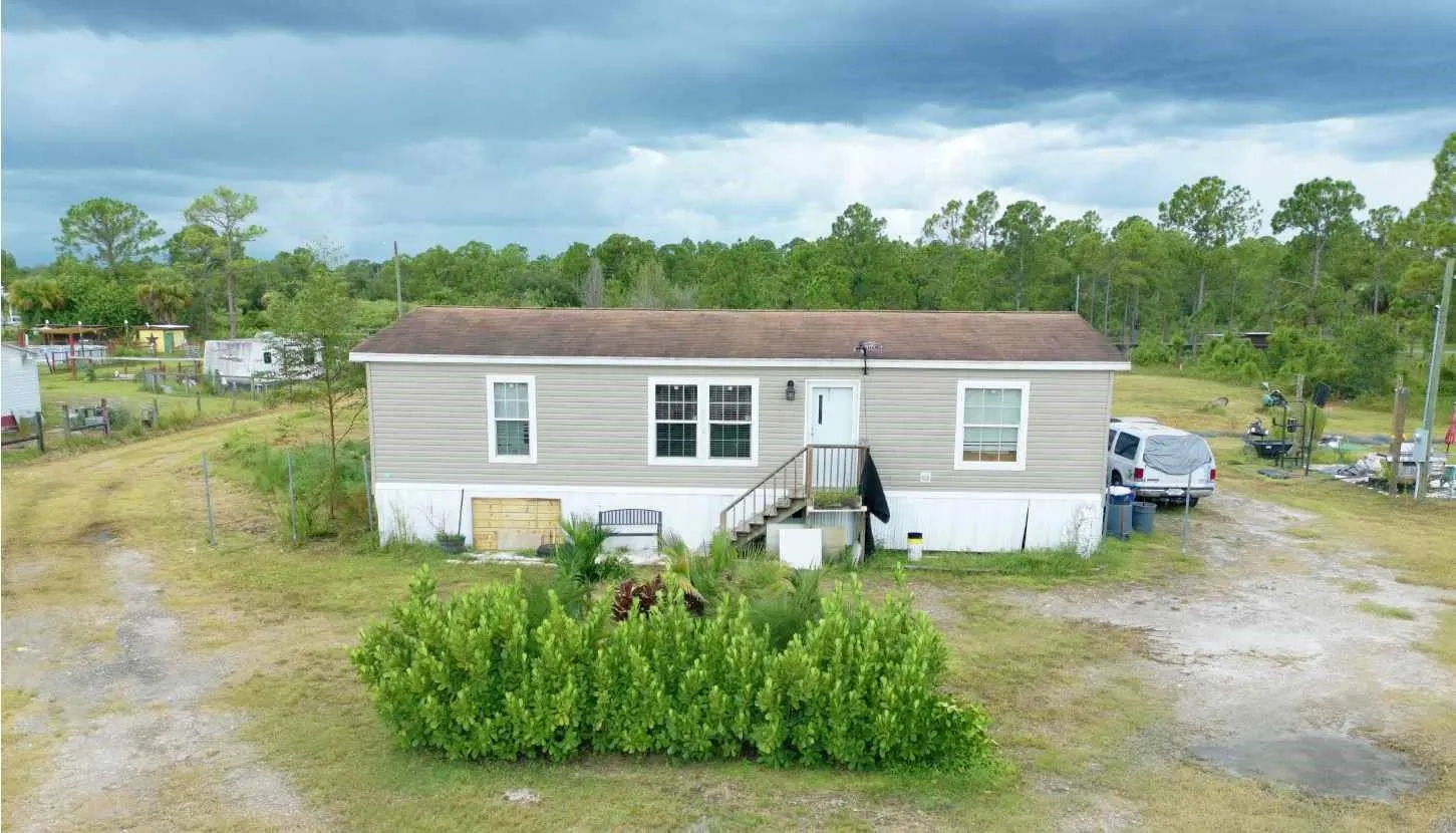 612 HUNTING CLUB AVE