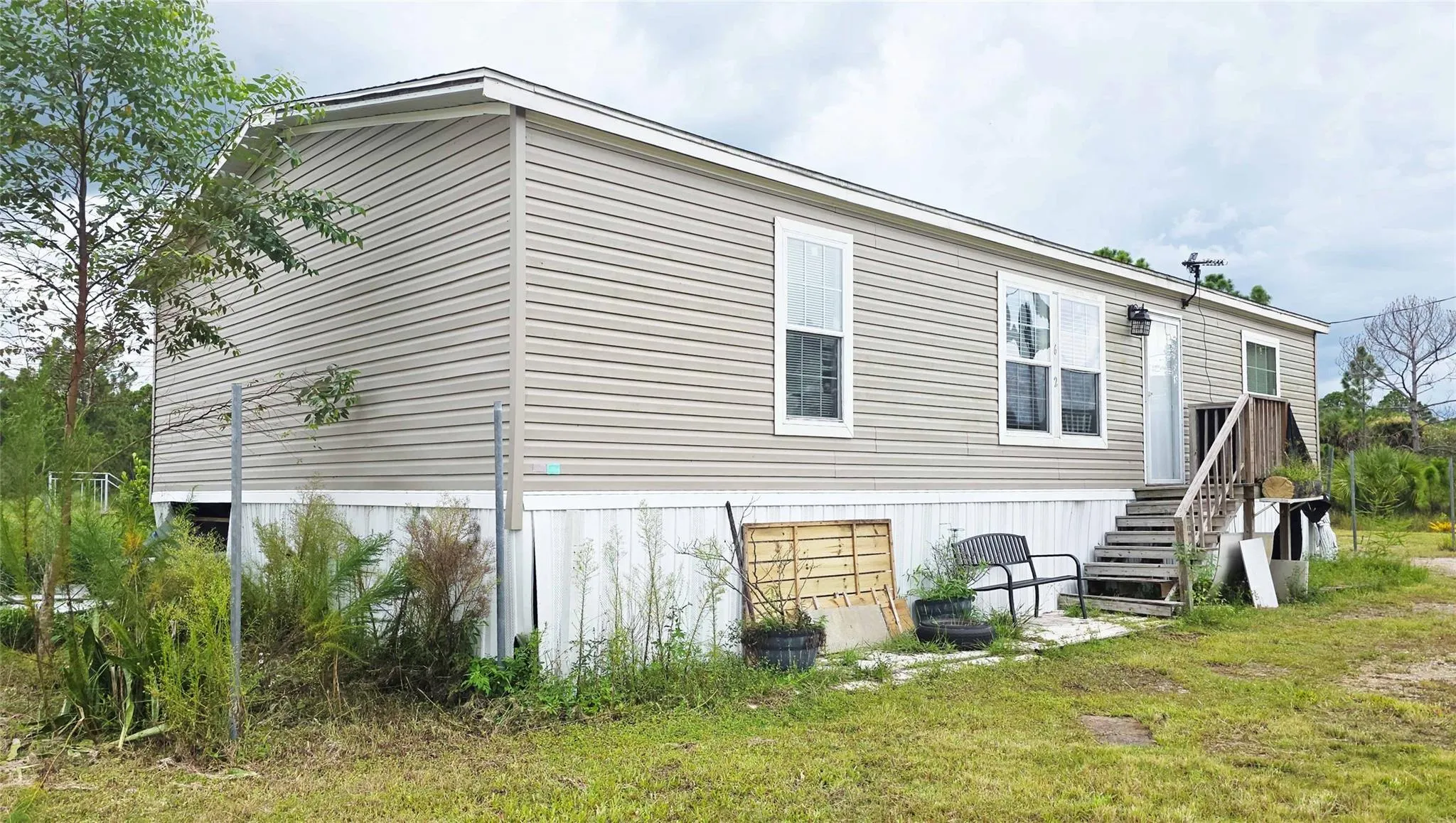 612 HUNTING CLUB AVE
