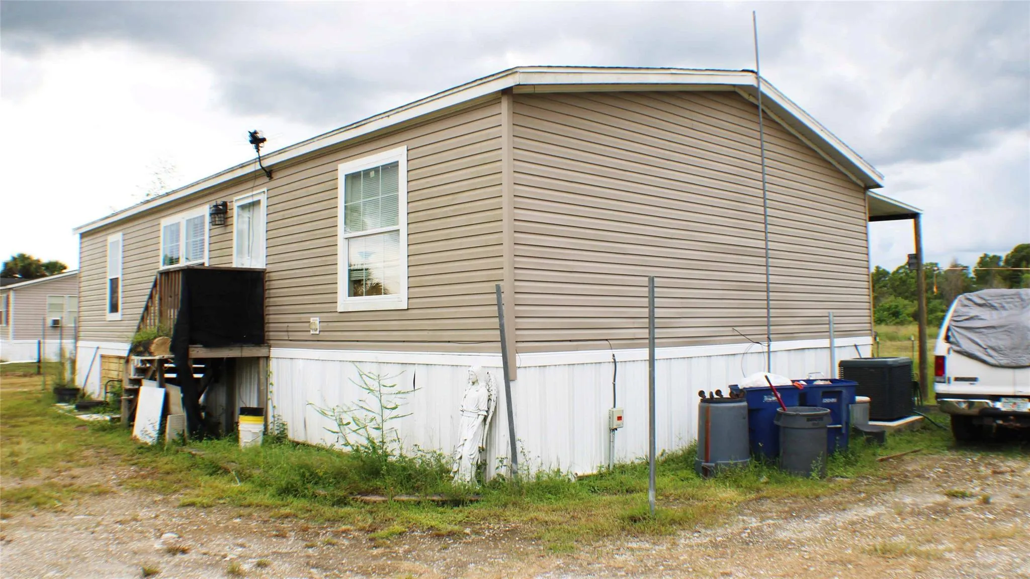 612 HUNTING CLUB AVE