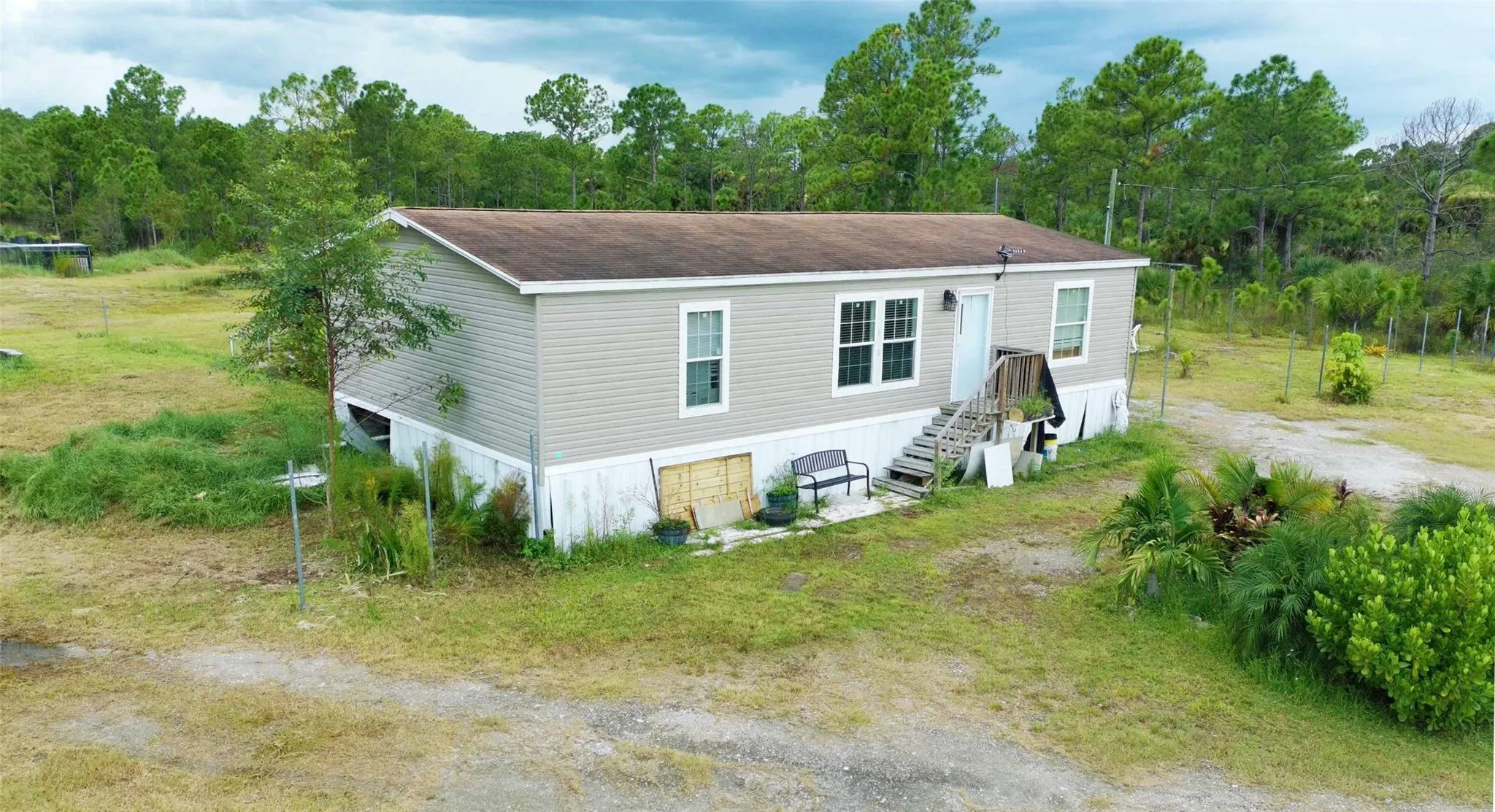 612 HUNTING CLUB AVE