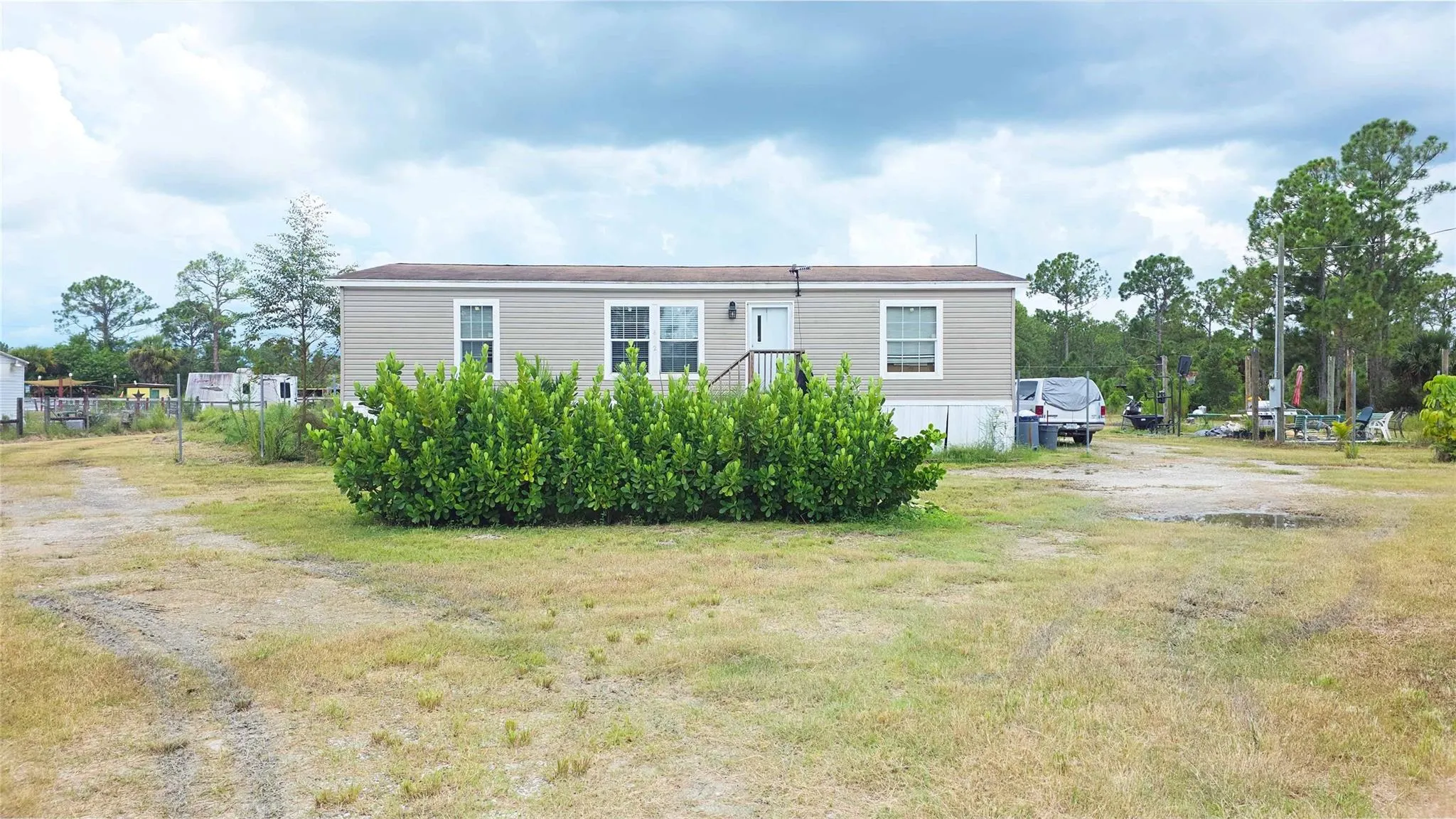 612 HUNTING CLUB AVE