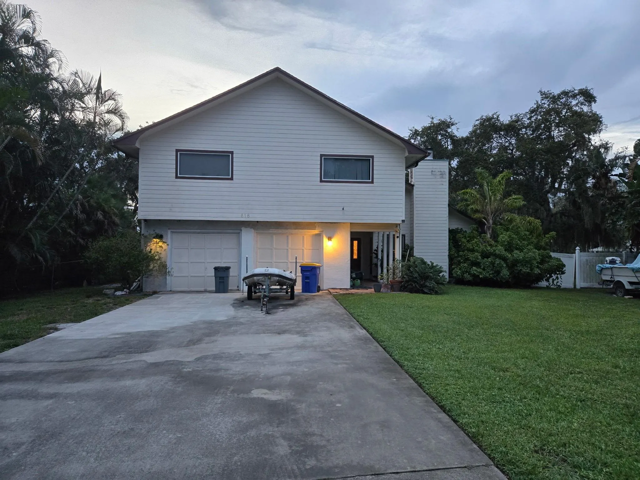618 SW Hidden River Ave