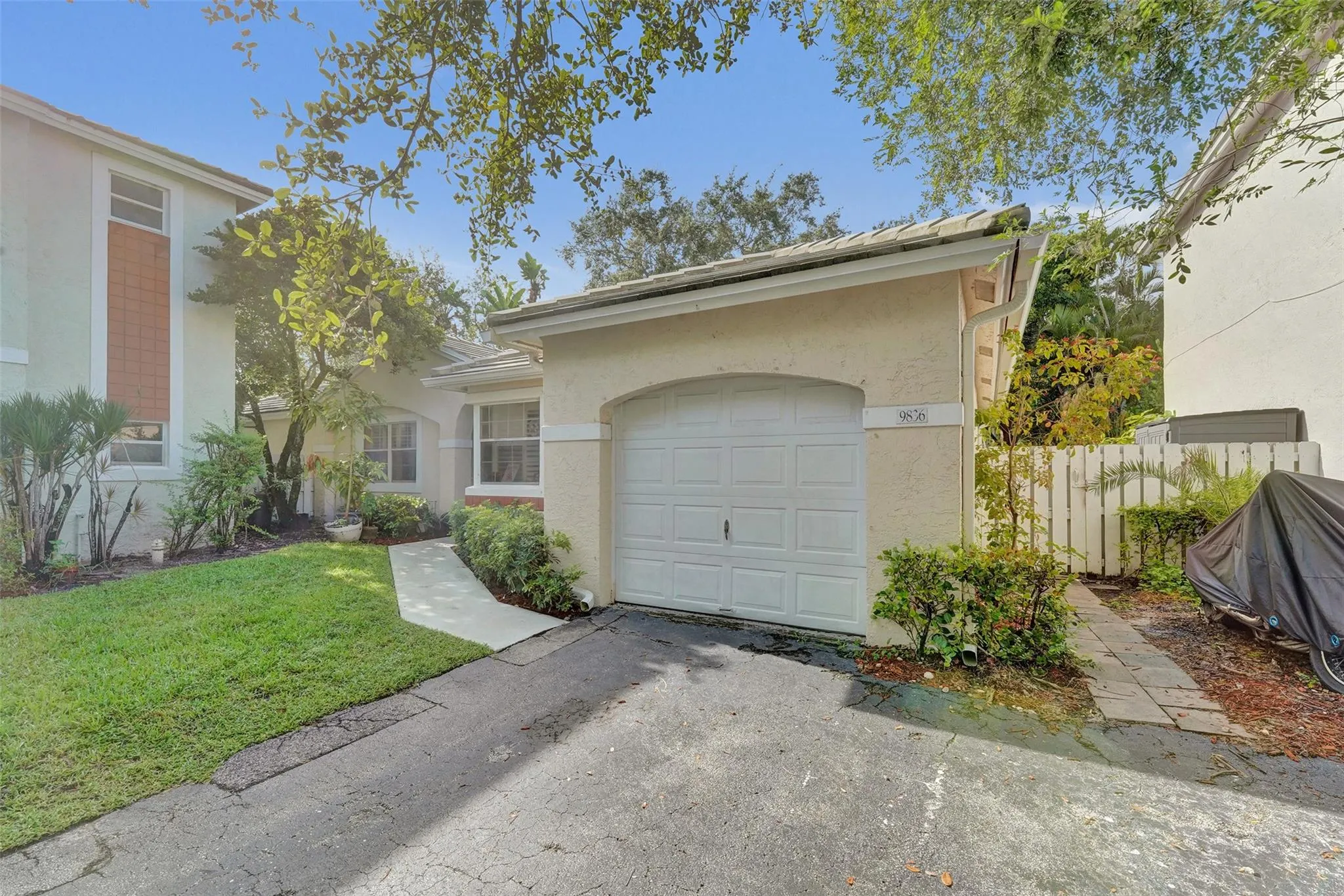 9836 NW 9th Ct
