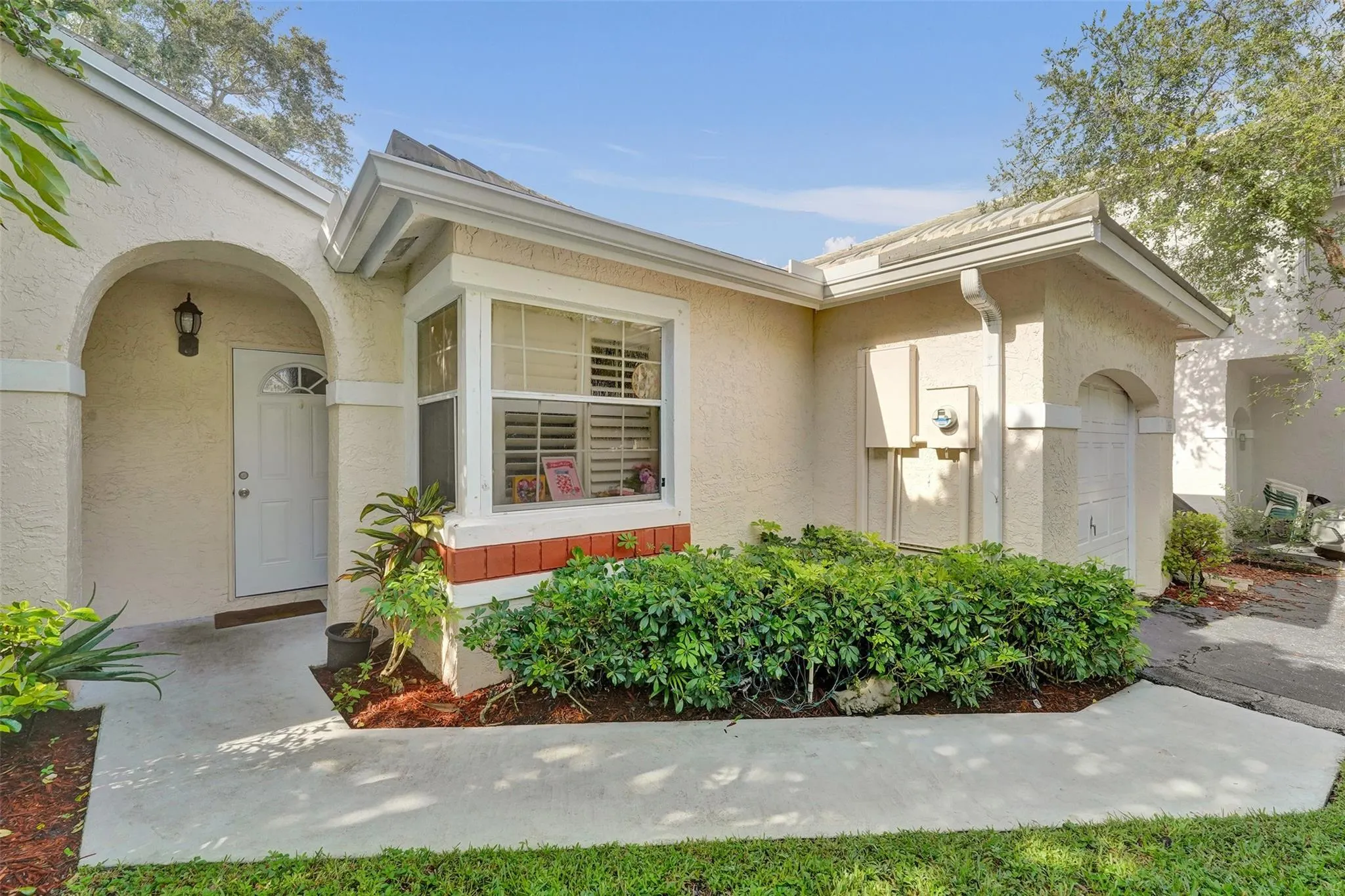 9836 NW 9th Ct