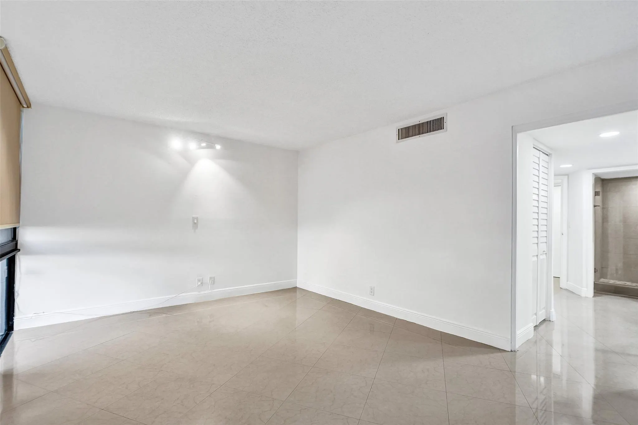 20400 W Country Club Dr, #118