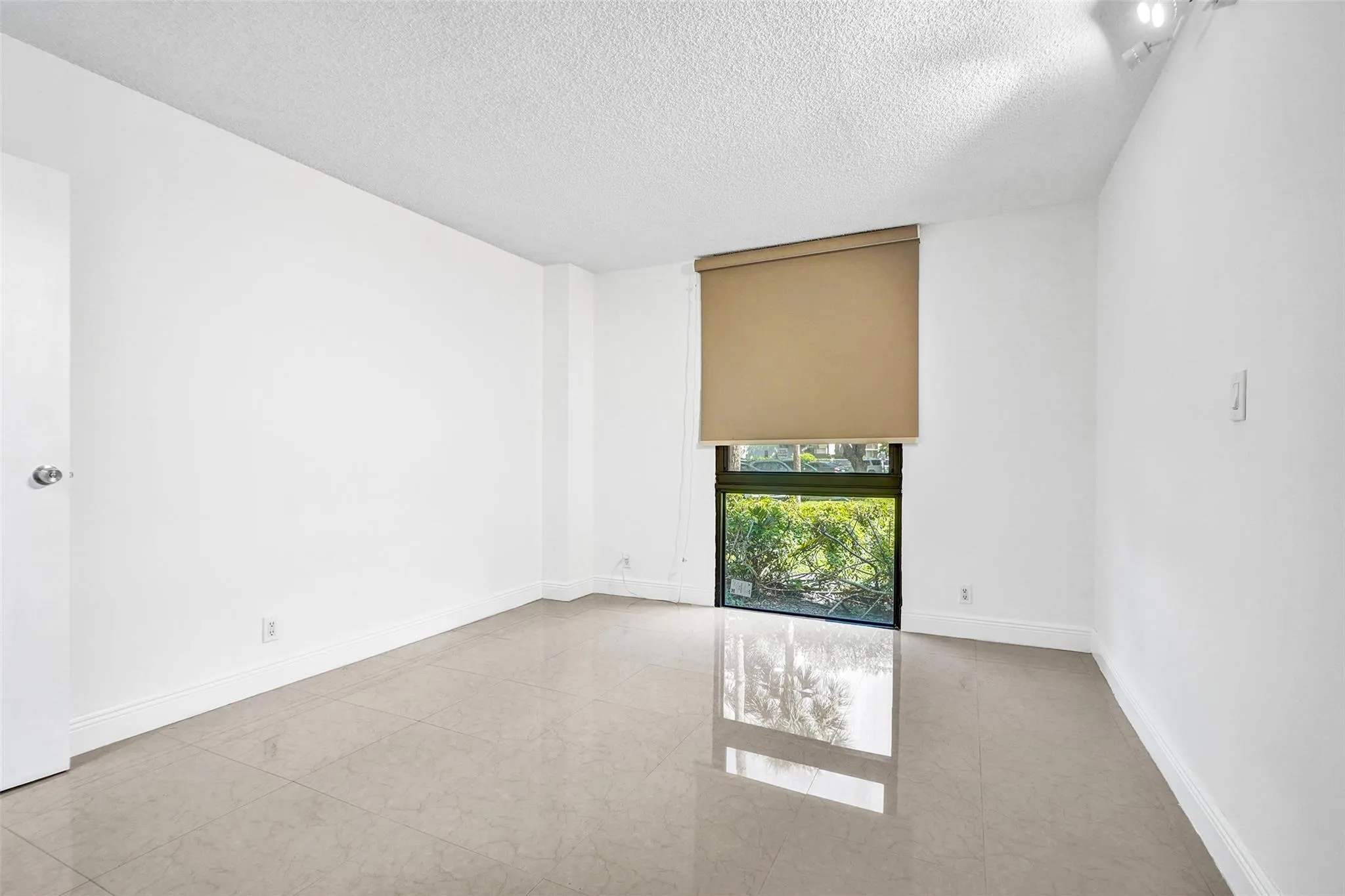 20400 W Country Club Dr, #118