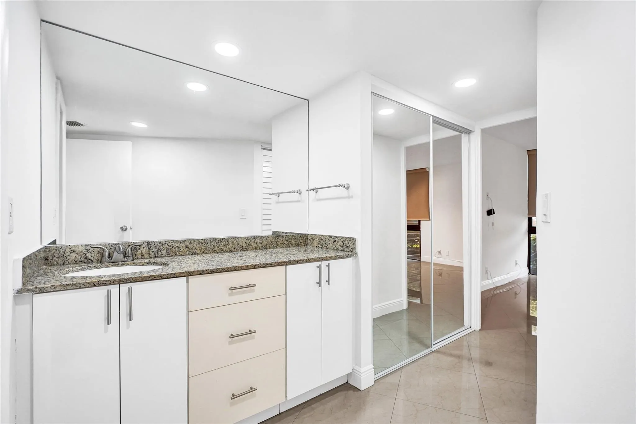 20400 W Country Club Dr, #118