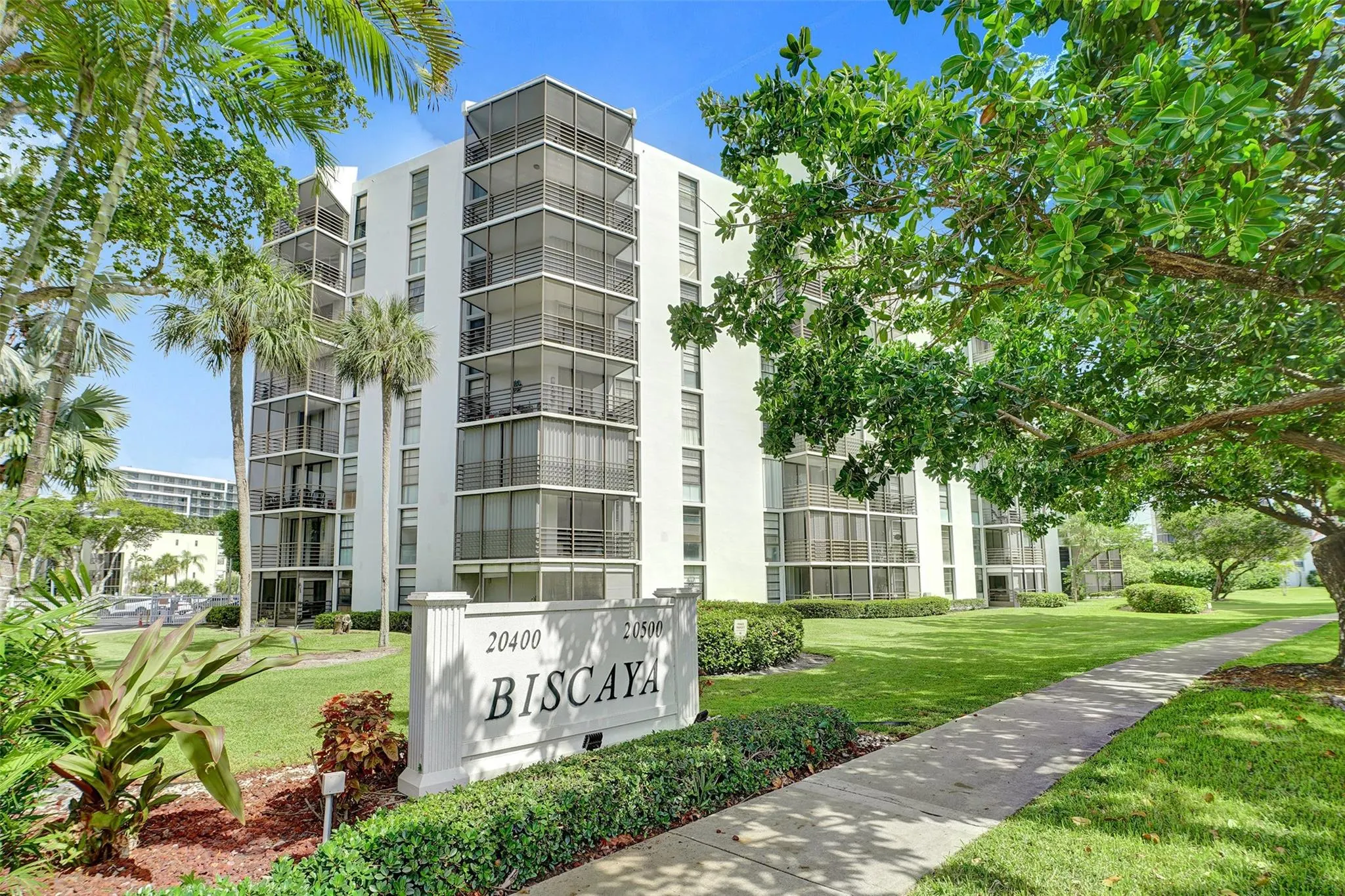 20400 W Country Club Dr, #118