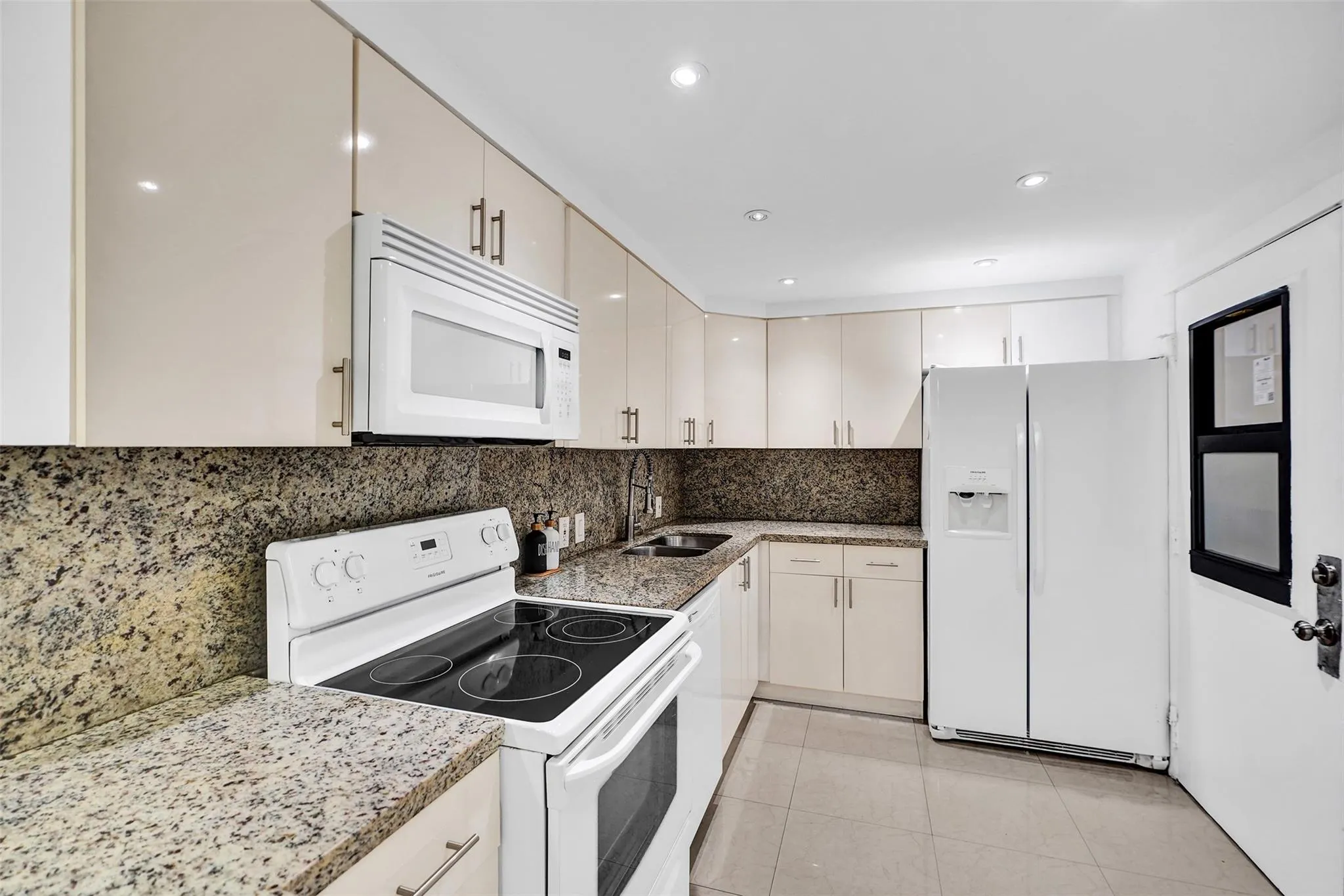 20400 W Country Club Dr, #118