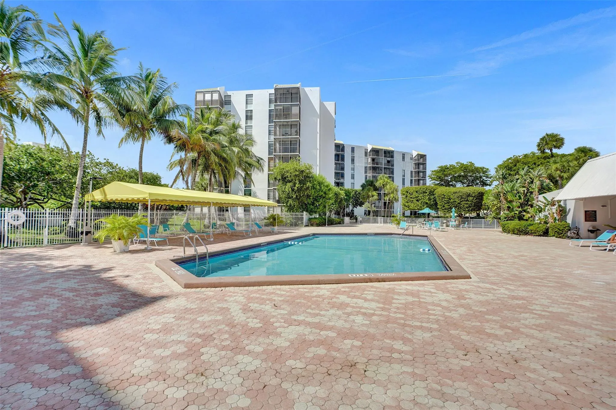 20400 W Country Club Dr, #118