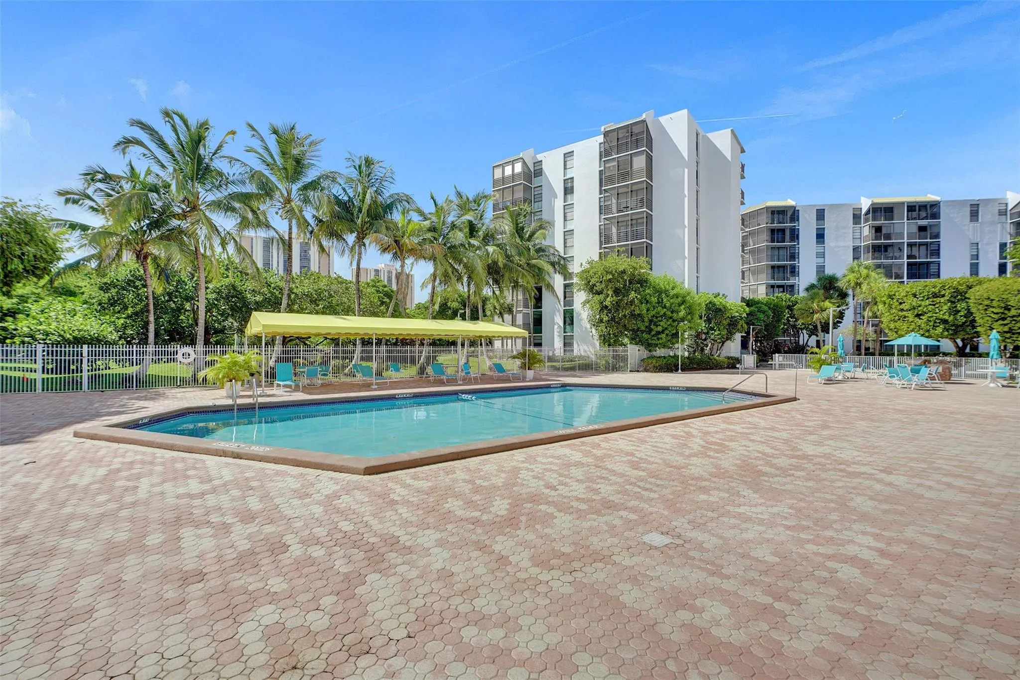 20400 W Country Club Dr, #118