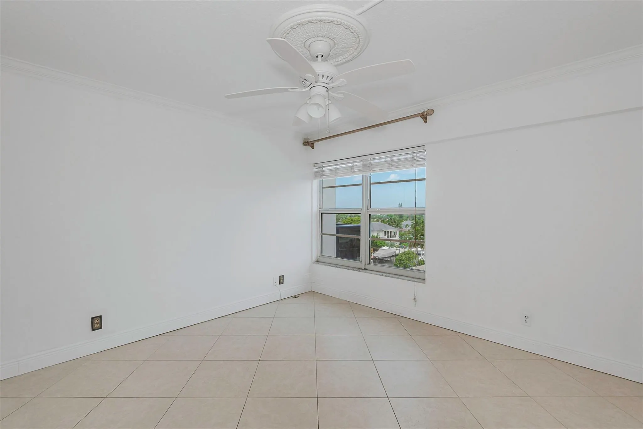 5100 Dupont Blvd, #6F