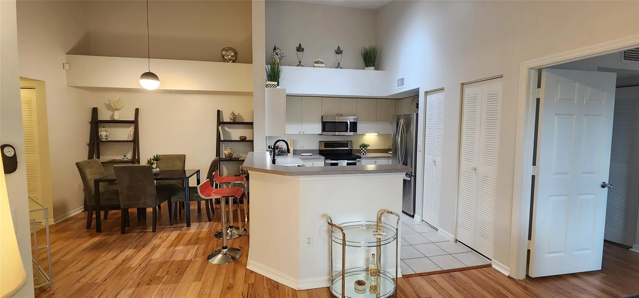 1023 Villa Ln
