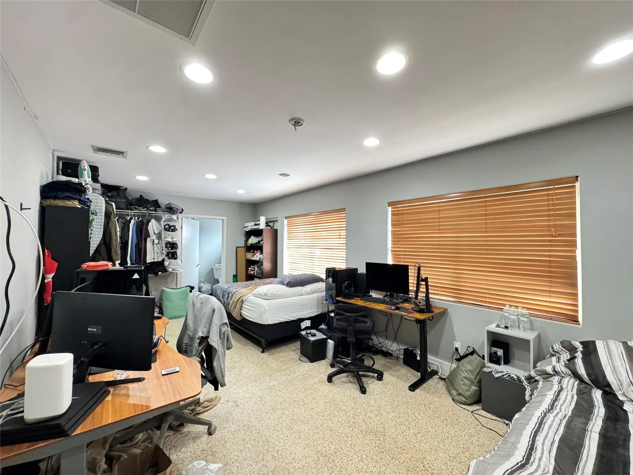 500 SW 3rd Ave