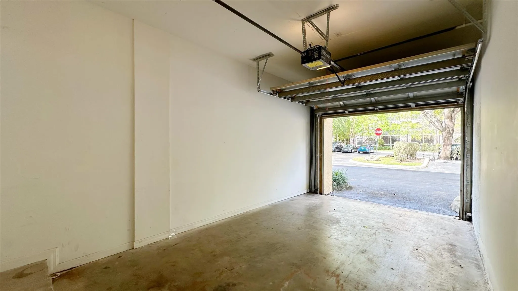 6704 W Sample Rd, #6704