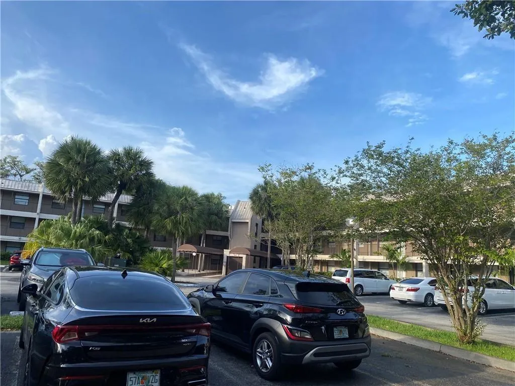 8761 Shadow Wood Blvd, #203