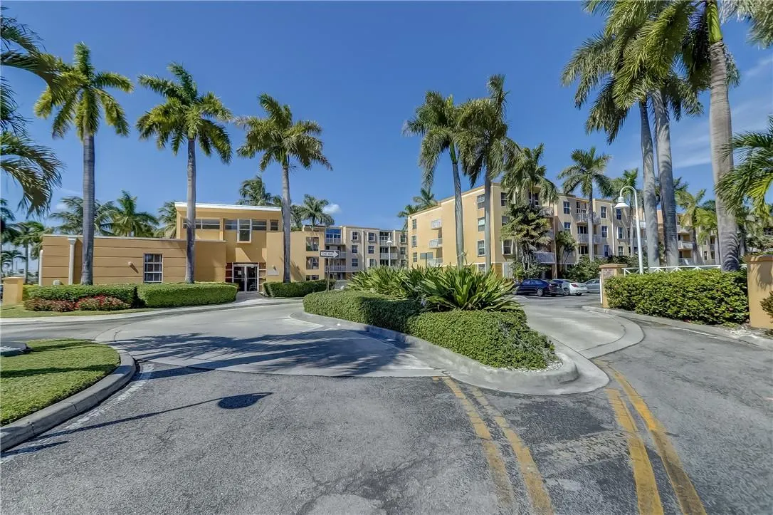 1350 SE 3rd Ave, #310