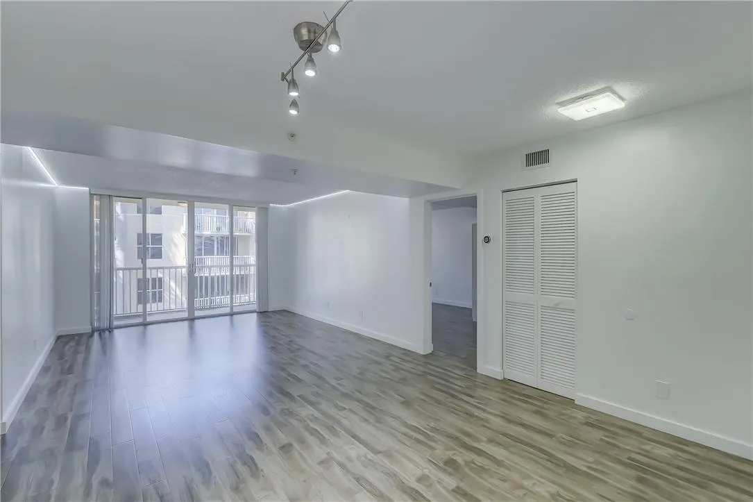 1350 SE 3rd Ave, #310