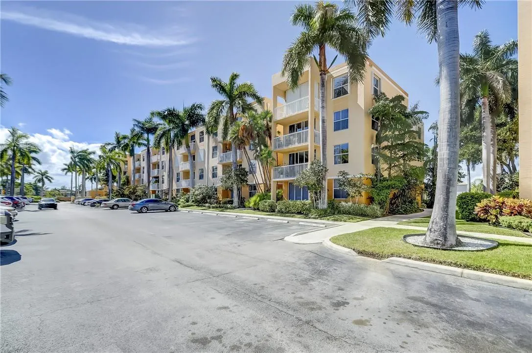 1350 SE 3rd Ave, #310