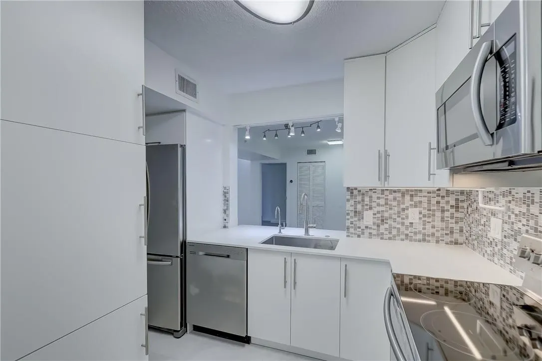 1350 SE 3rd Ave, #310