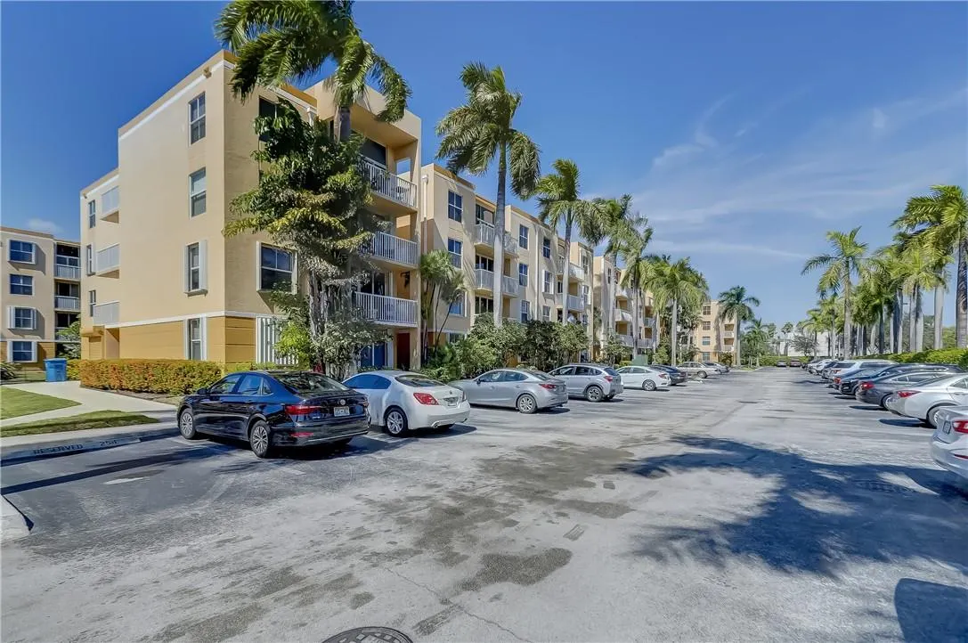 1350 SE 3rd Ave, #310