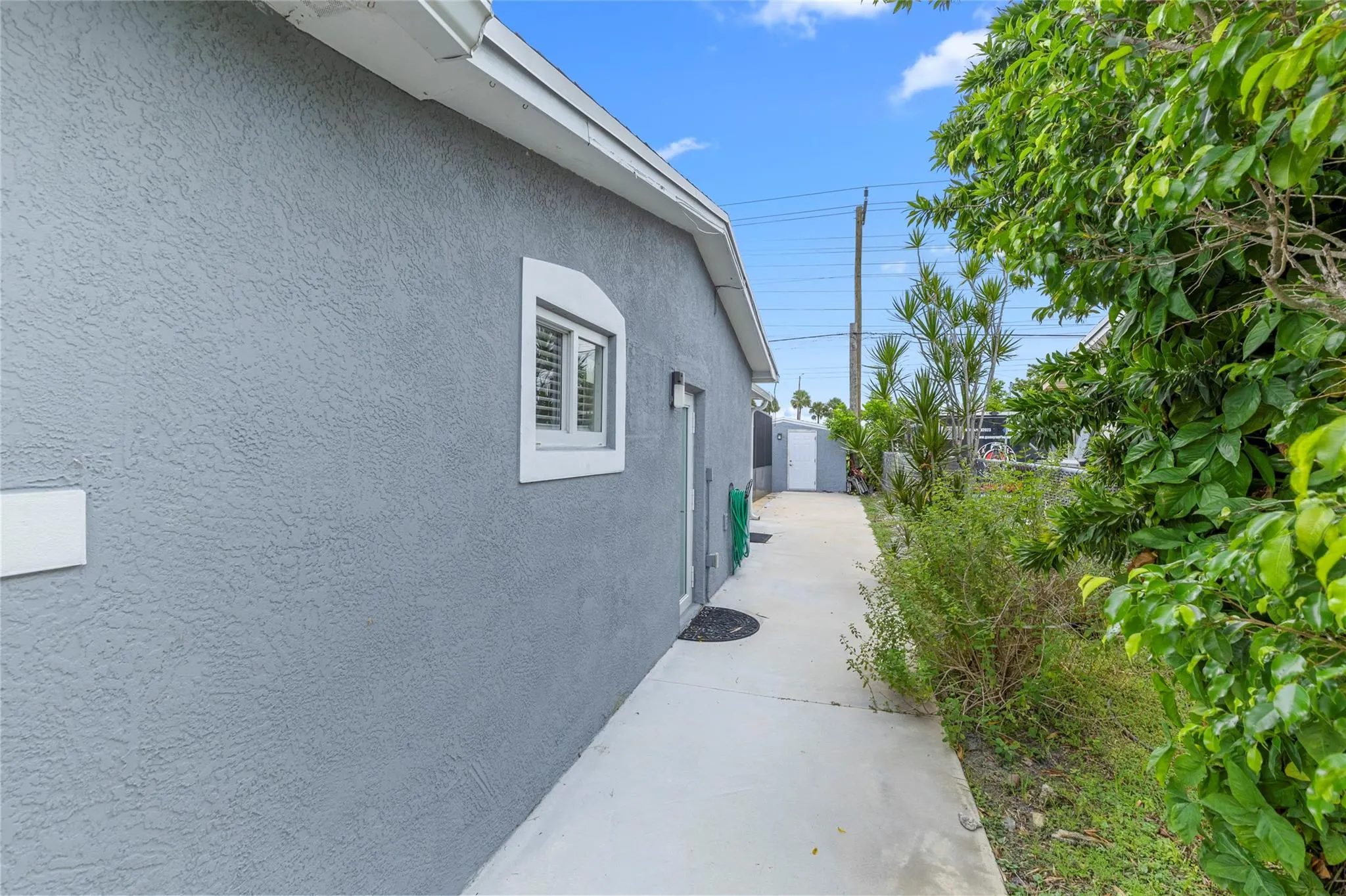 873 NW 70th Way
