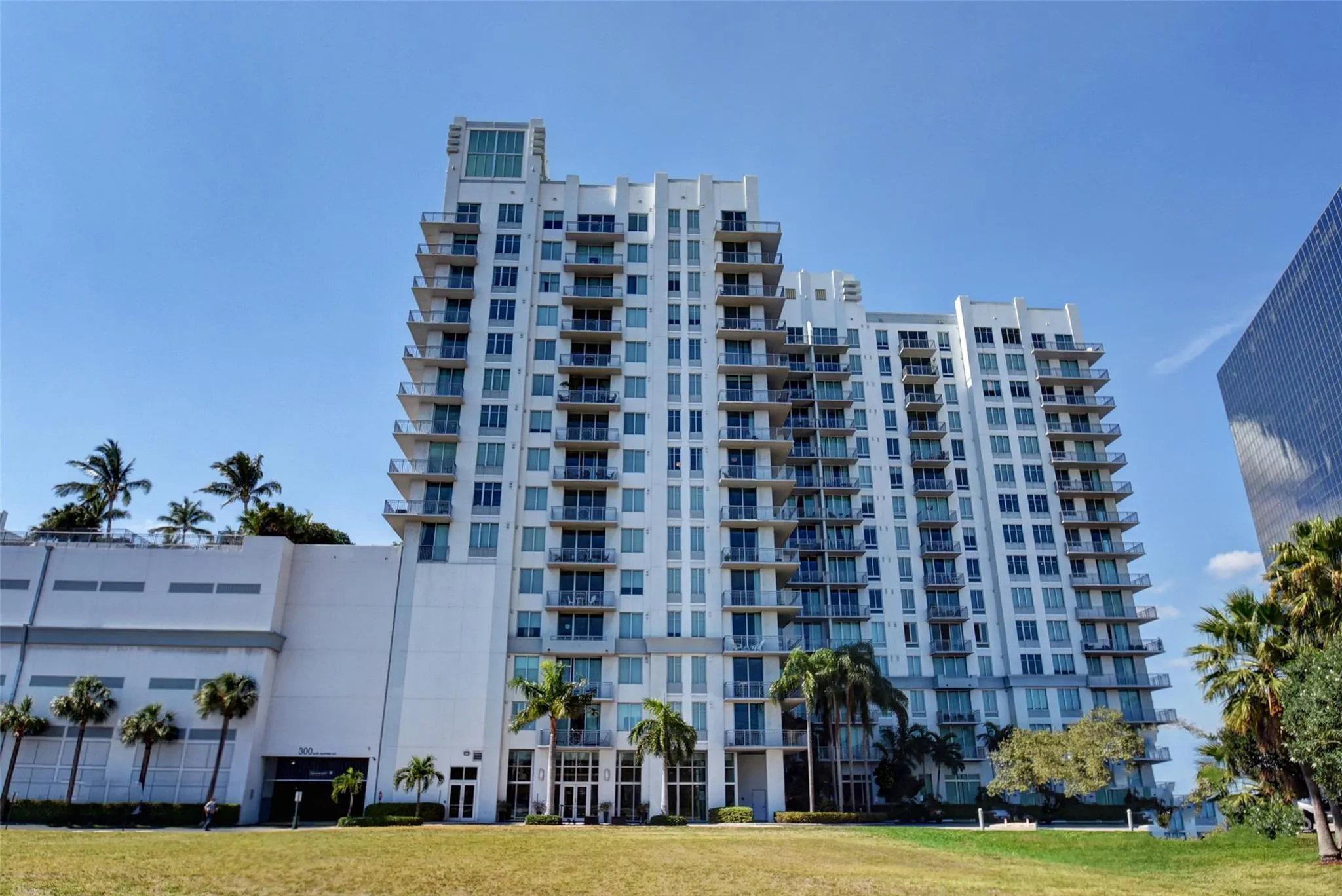 300 S Australian Ave, #919