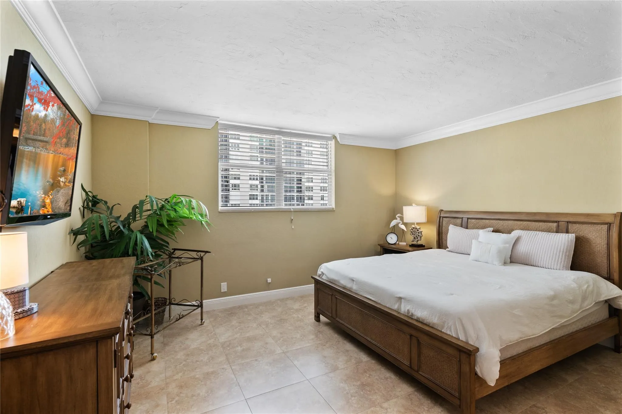 4250 Galt Ocean Dr, #8L