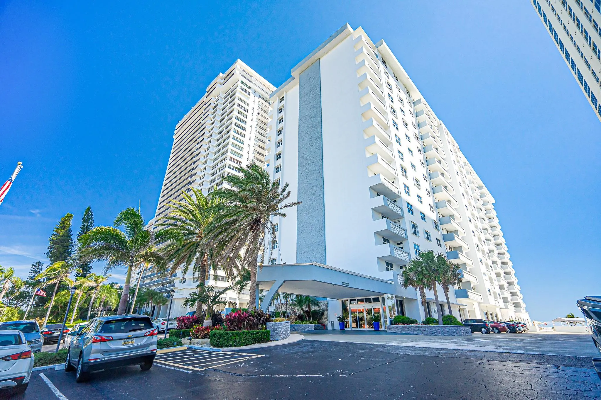 4250 Galt Ocean Dr, #8L