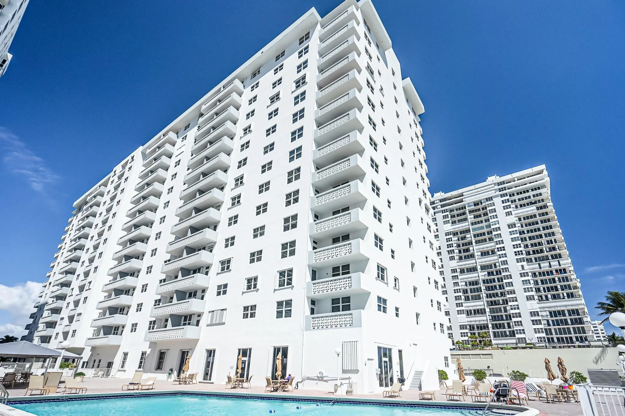 4250 Galt Ocean Dr, #8L