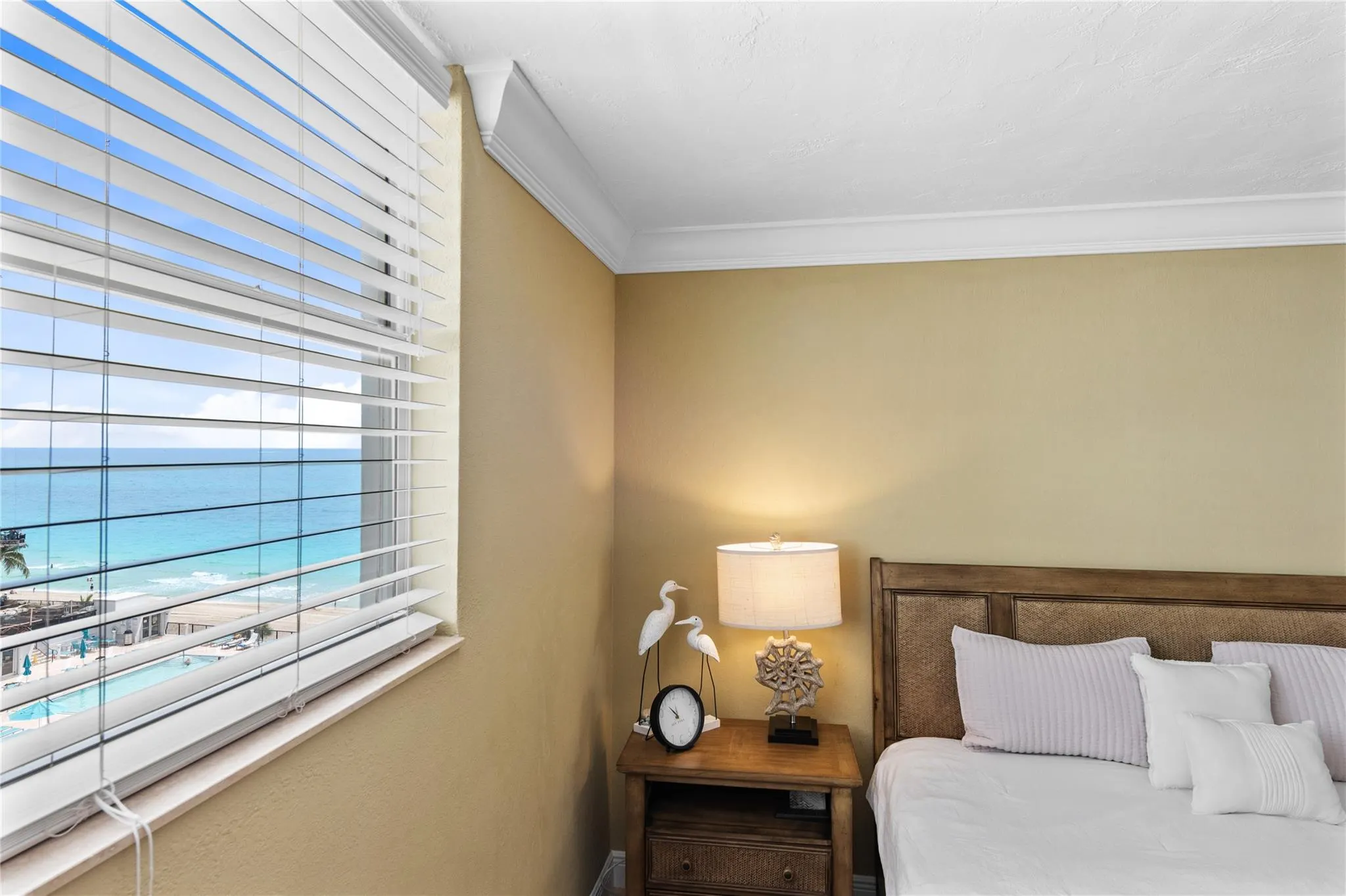 4250 Galt Ocean Dr, #8L