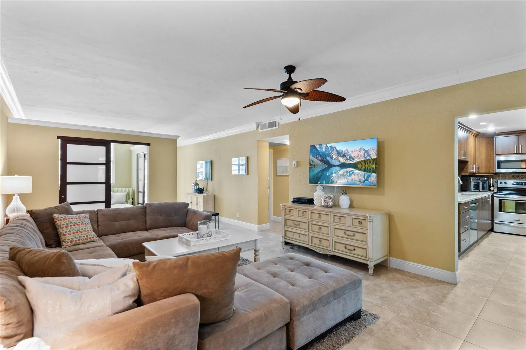 4250 Galt Ocean Dr, #8L