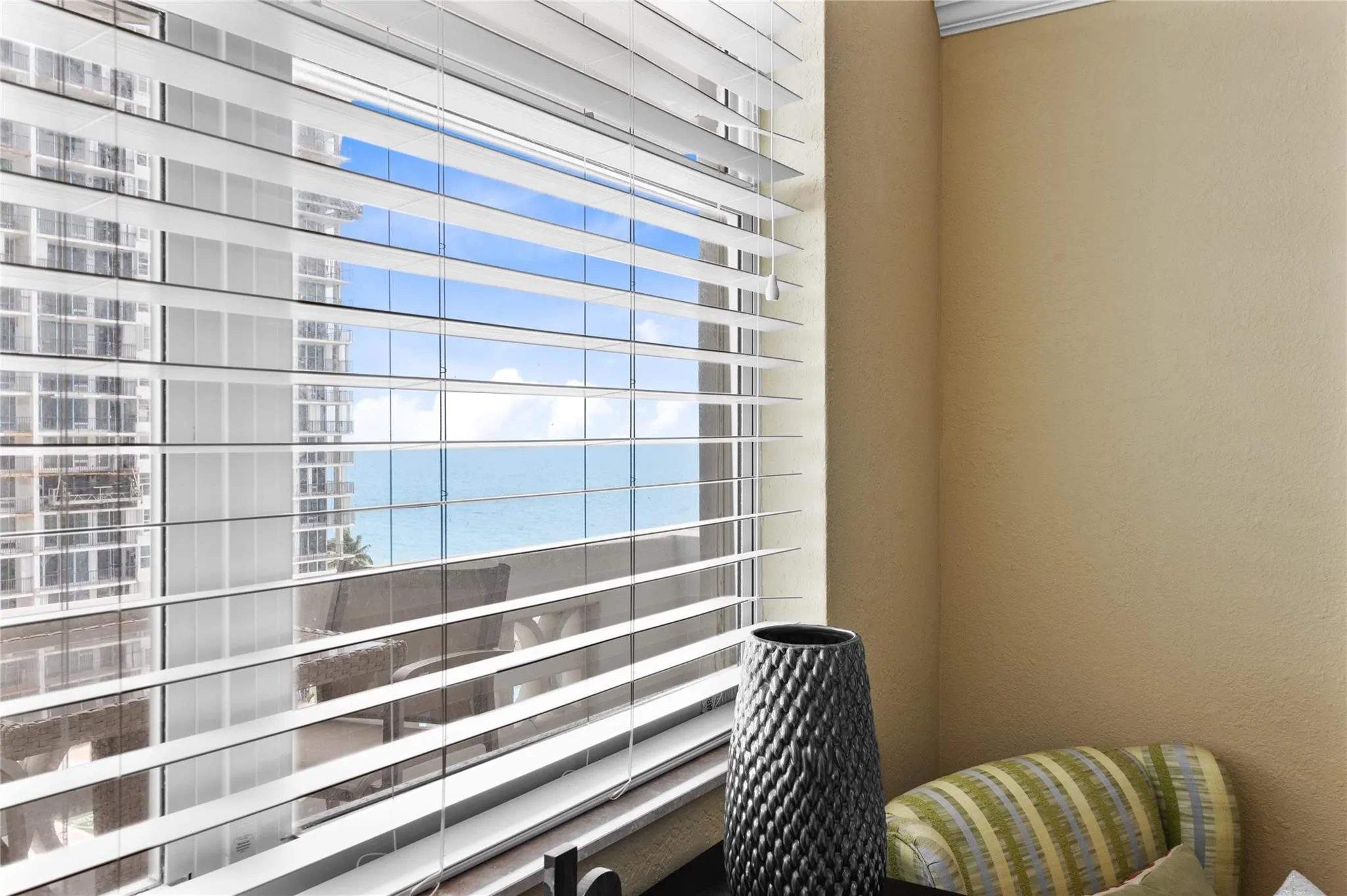 4250 Galt Ocean Dr, #8L