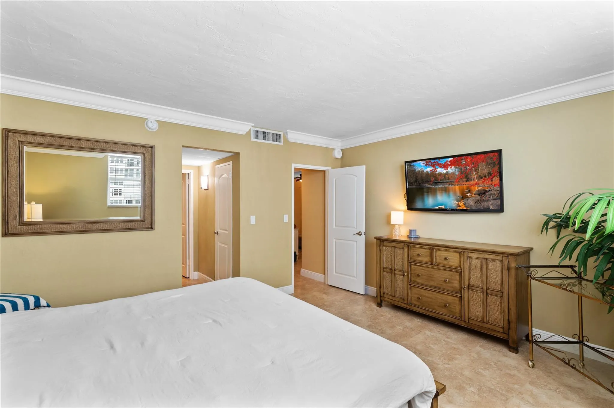 4250 Galt Ocean Dr, #8L
